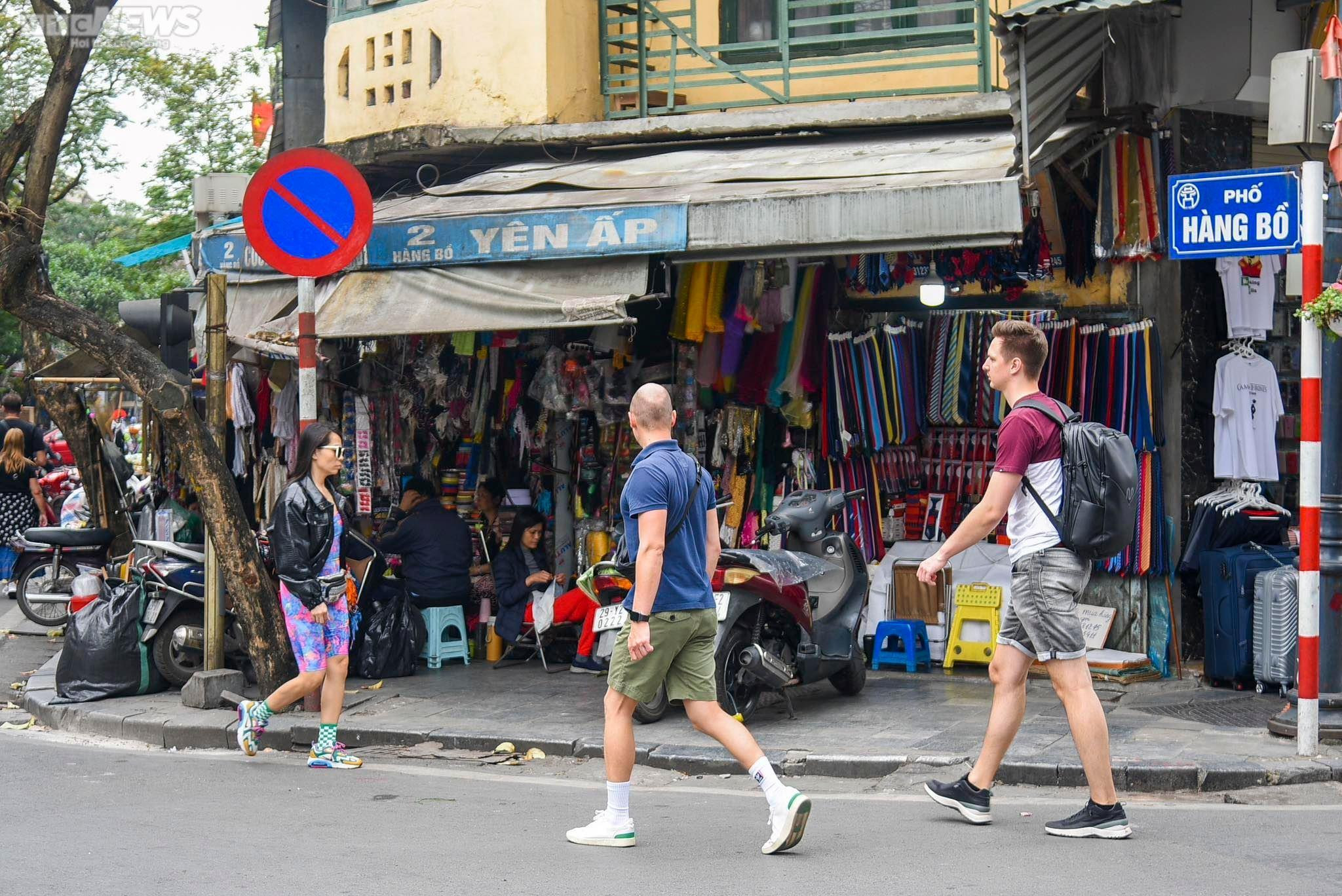 Hà Nội giành lại vỉa hè cho người đi bộ: Làm sao để không 'đánh trống bỏ dùi'? - 5
