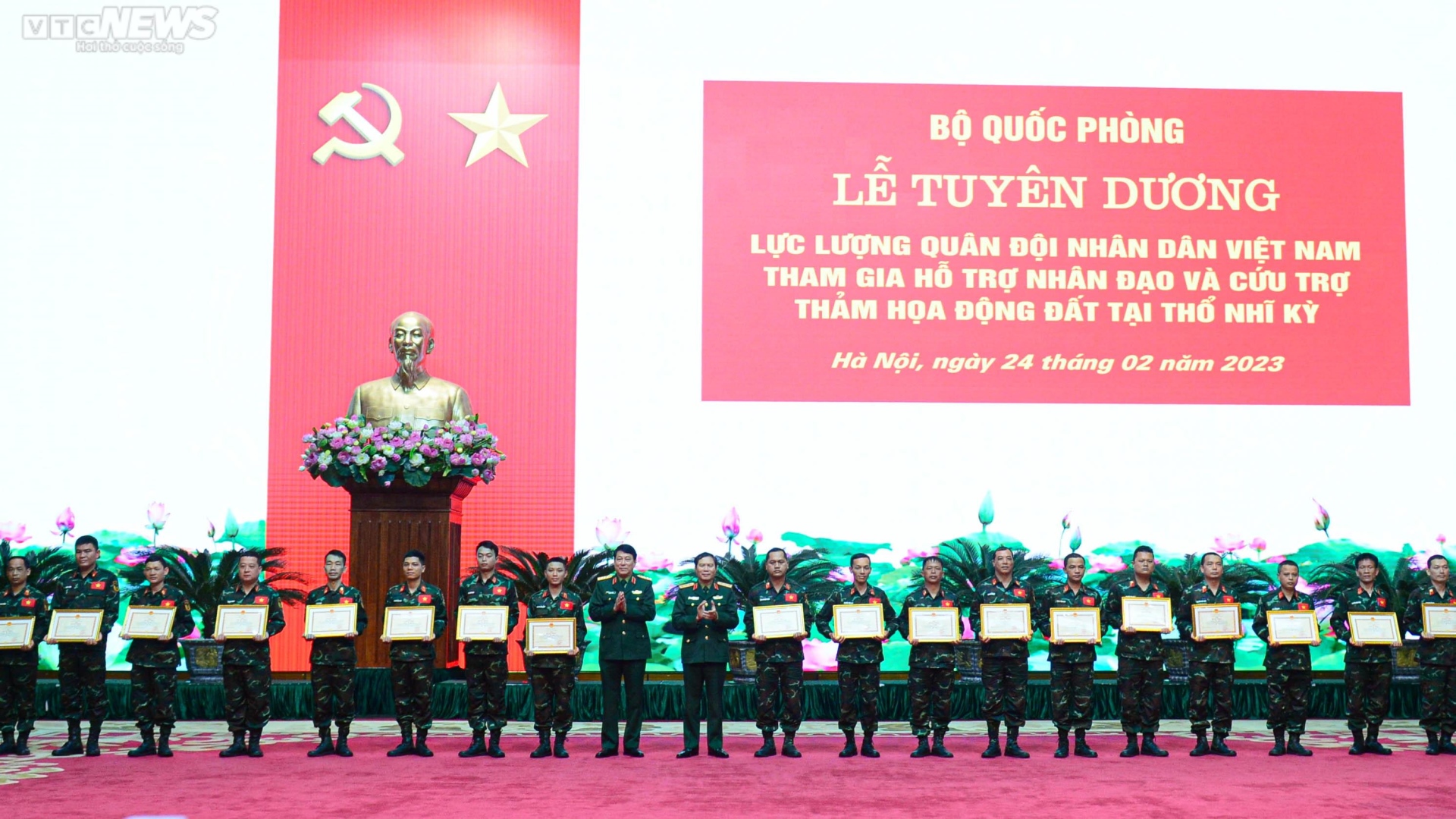 Toàn cảnh lễ tuyên dương đoàn quân đội tham gia cứu hộ cứu nạn tại Thổ Nhĩ Kỳ - 10