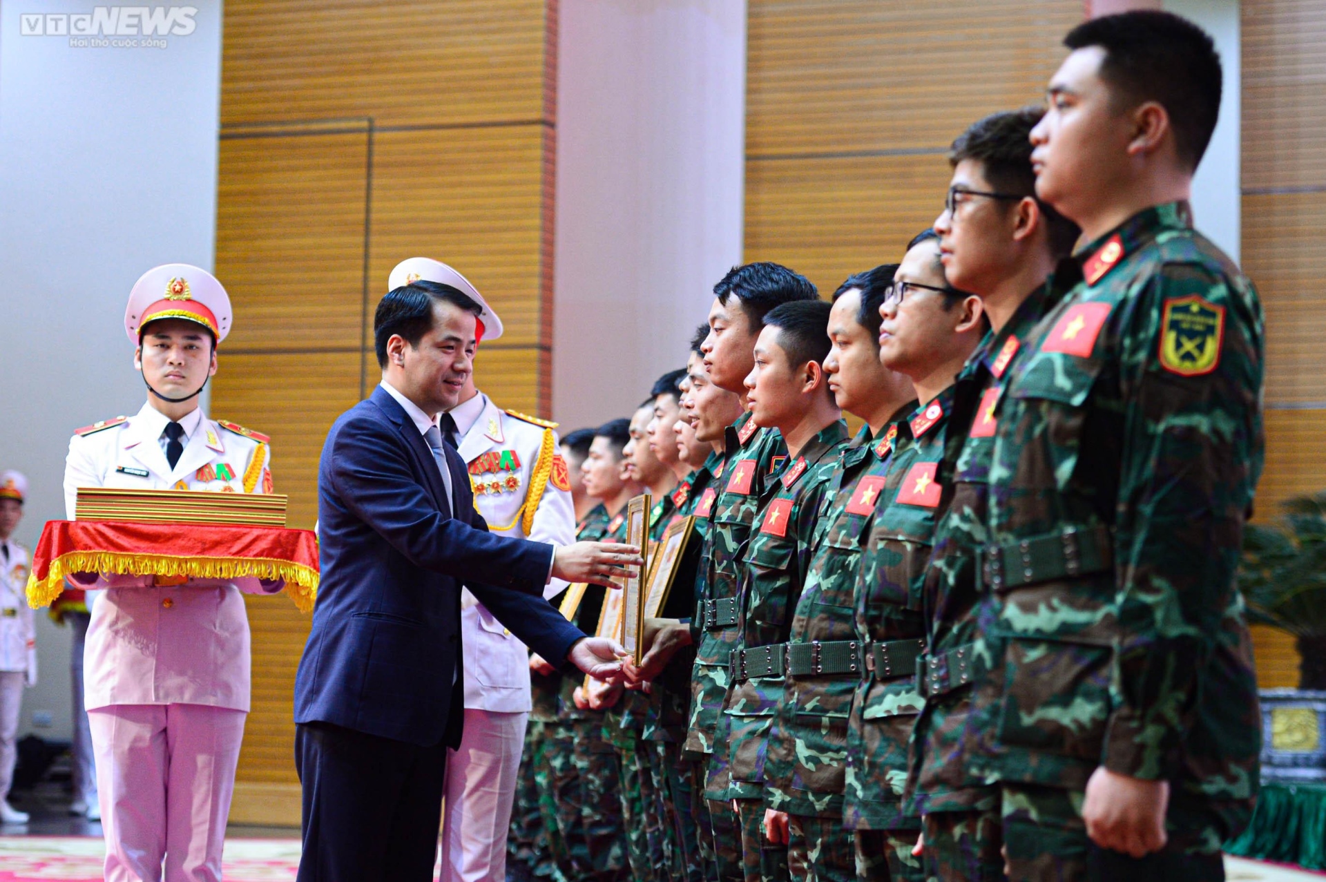 Toàn cảnh lễ tuyên dương đoàn quân đội tham gia cứu hộ cứu nạn tại Thổ Nhĩ Kỳ - 7