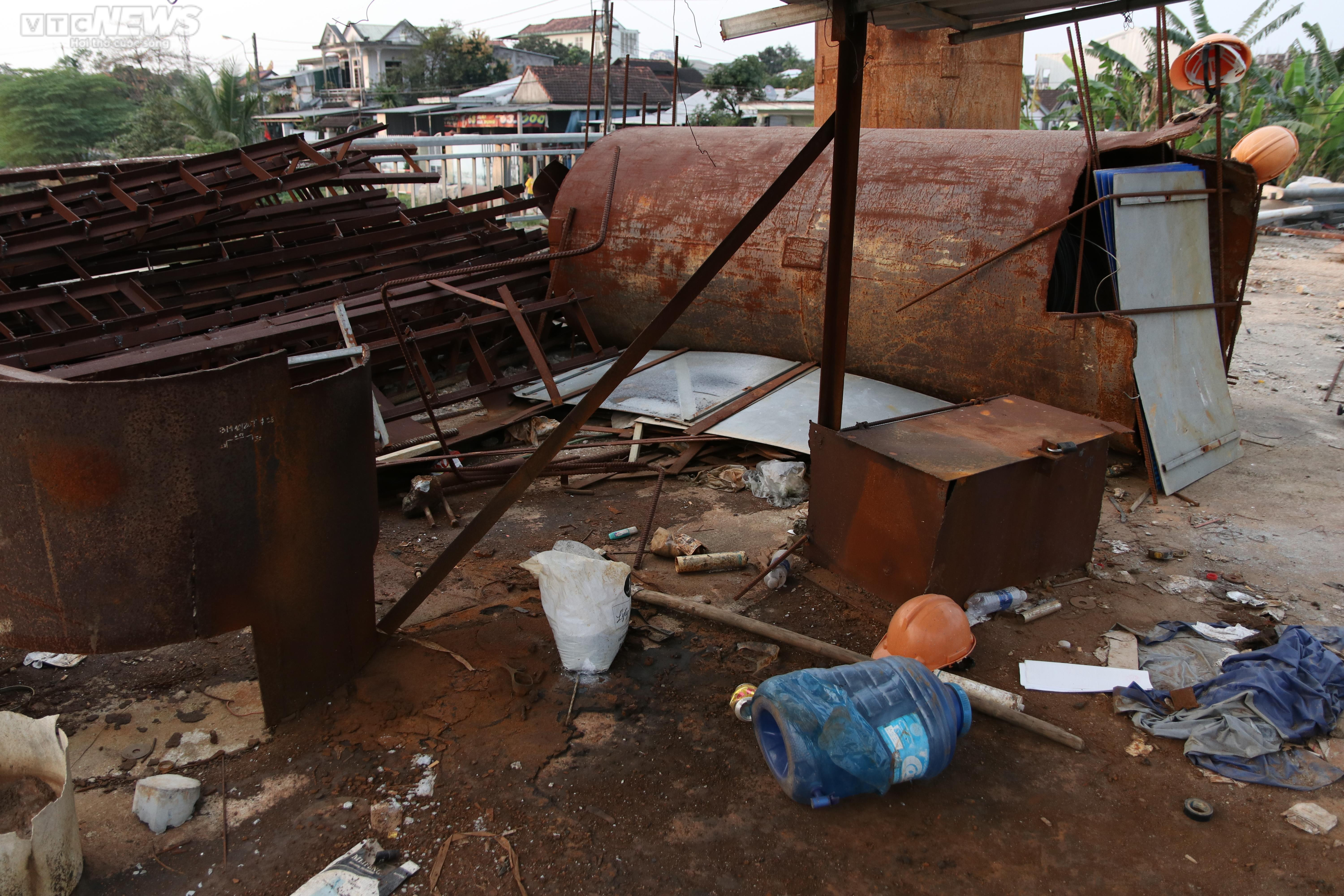 Nửa thập kỷ không bắc xong một cây cầu dù được chi gần 70 tỷ để 'giải cứu' - 9