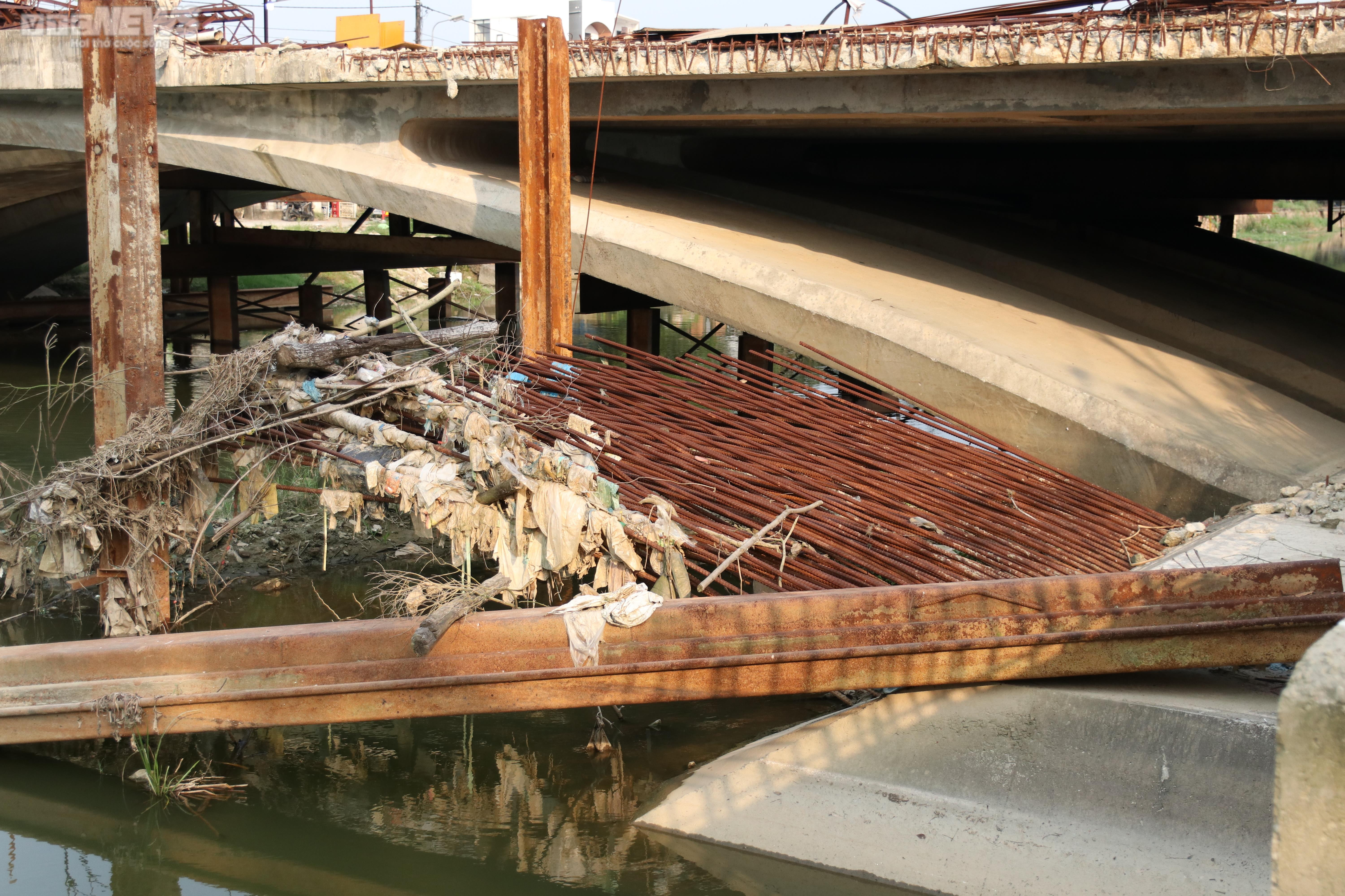 Nửa thập kỷ không bắc xong một cây cầu dù được chi gần 70 tỷ để 'giải cứu' - 4