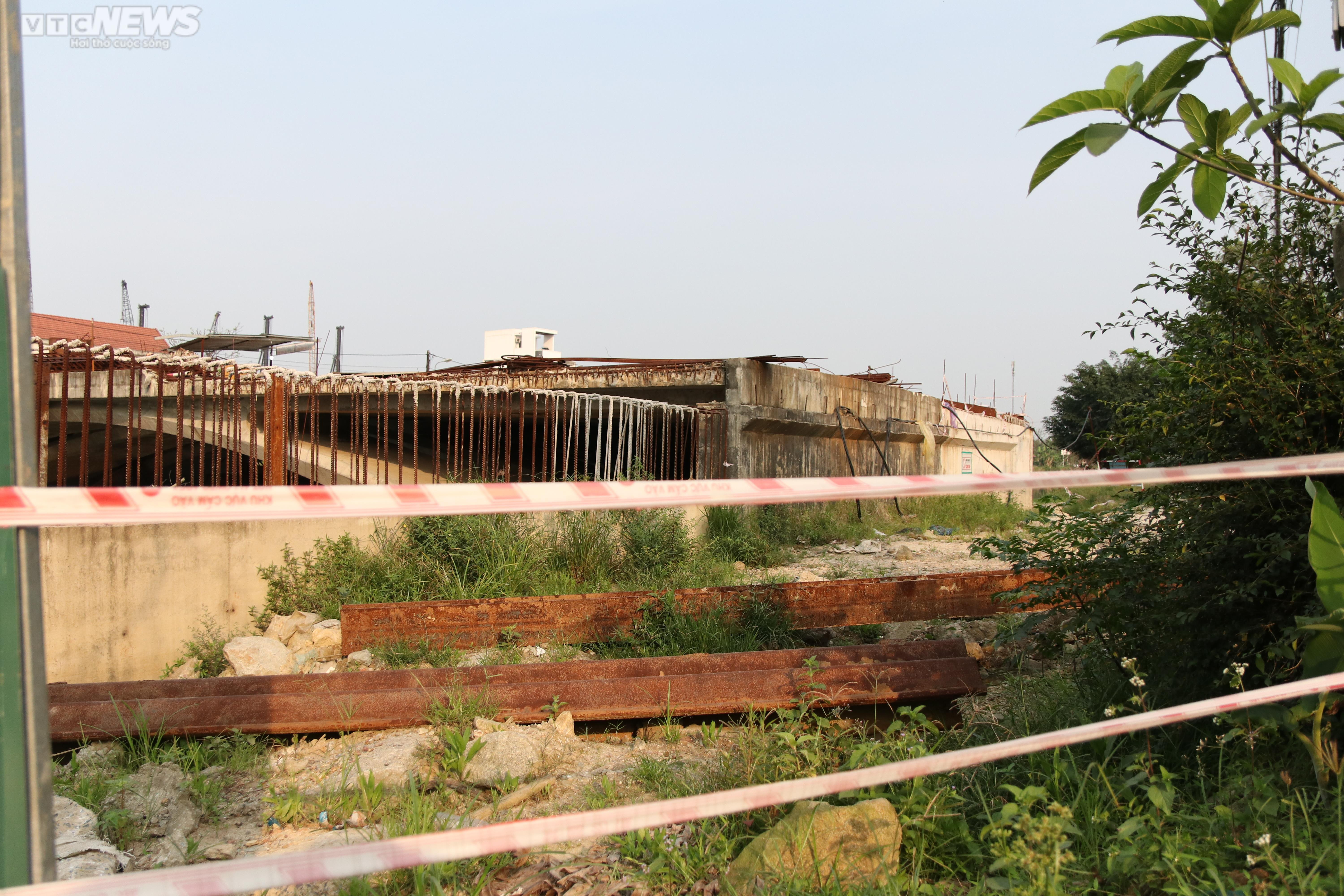 Nửa thập kỷ không bắc xong một cây cầu dù được chi gần 70 tỷ để 'giải cứu' - 6