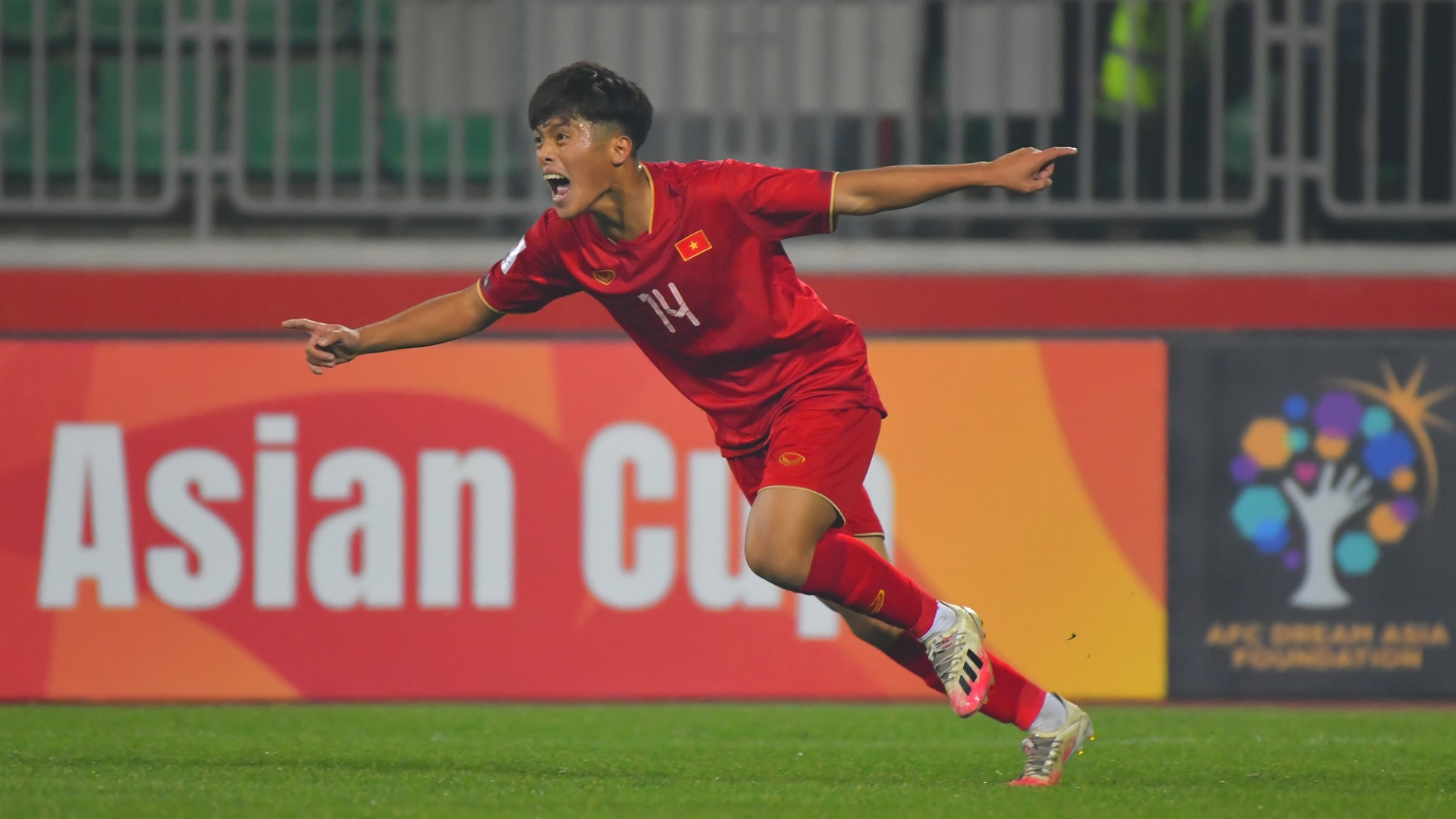 Thắng kịch tính U20 Qatar, U20 Việt Nam vỡ òa cảm xúc - 5