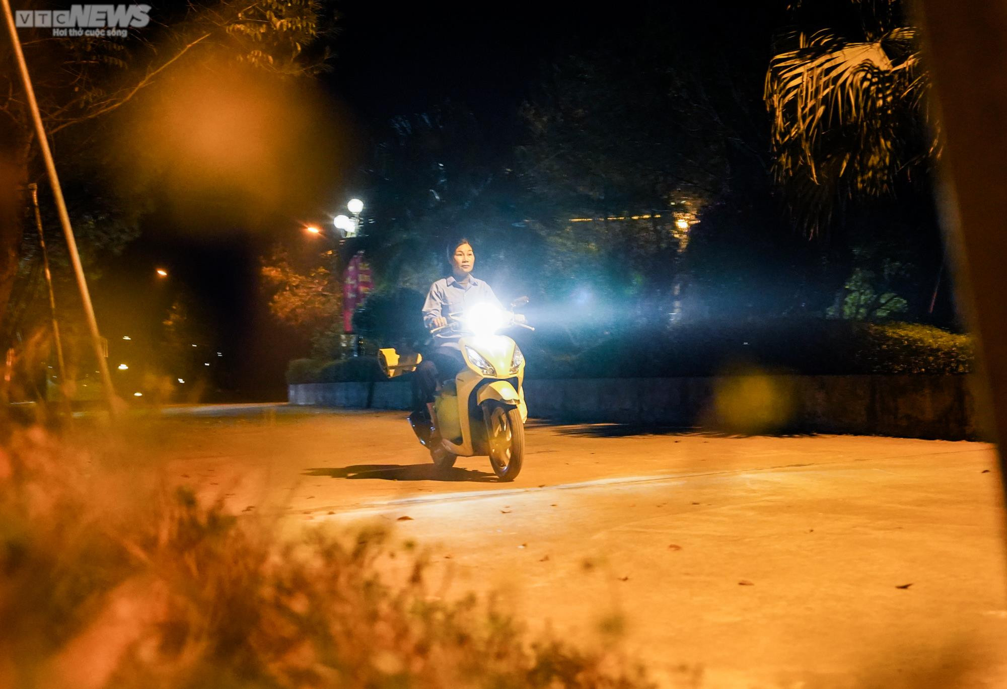 Người phụ nữ 10 năm làm 'giúp việc' cho người đã khuất - 1