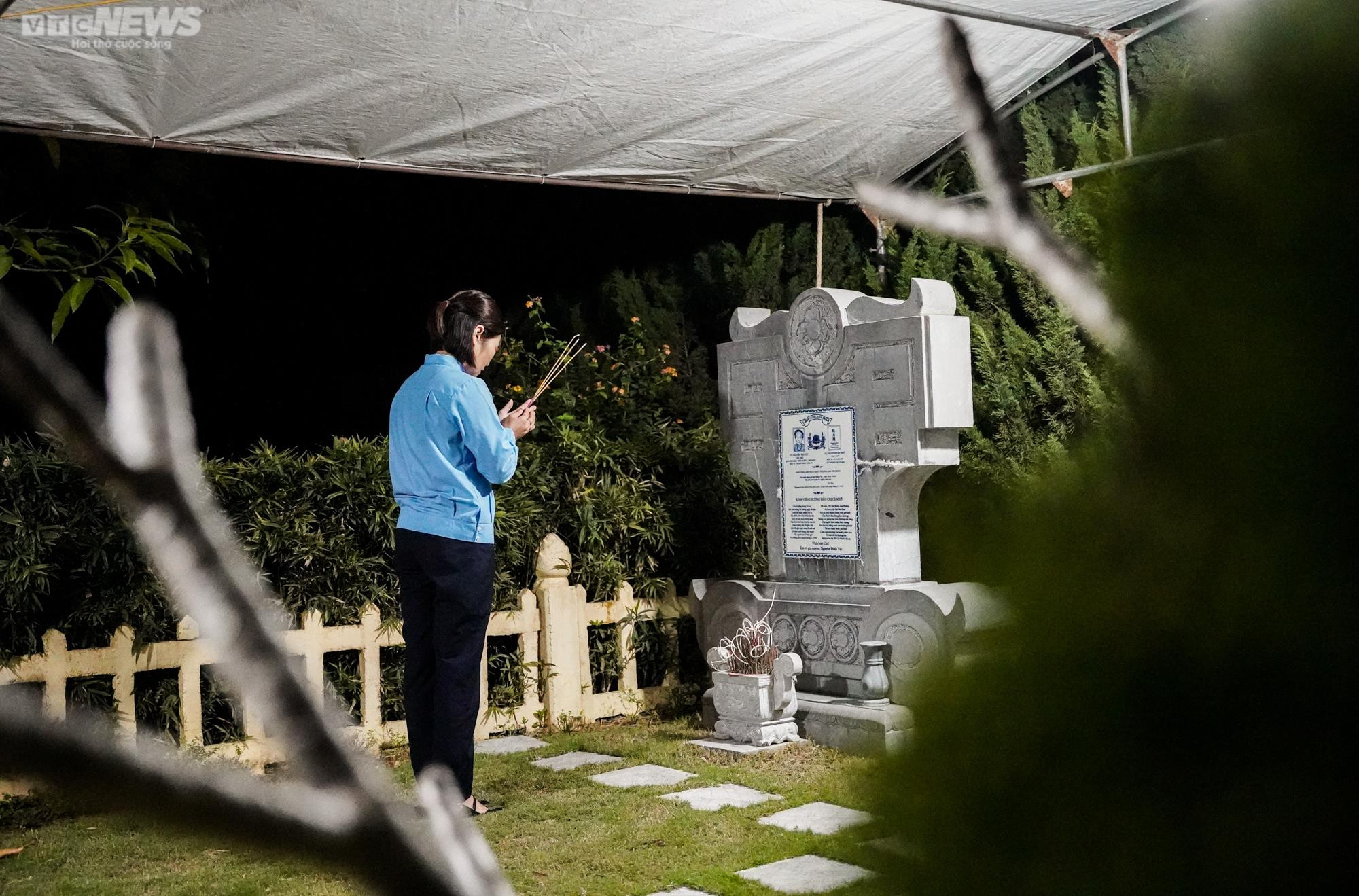 Người phụ nữ 10 năm làm 'giúp việc' cho người đã khuất - 4