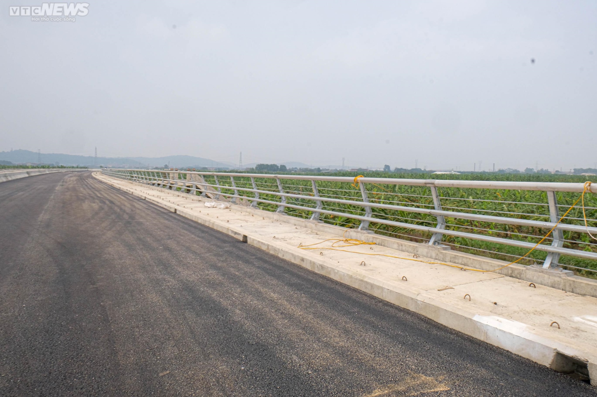Ngắm cầu vòm thép cao nhất Việt Nam trên sông Đuống sắp đi vào hoạt động - 6