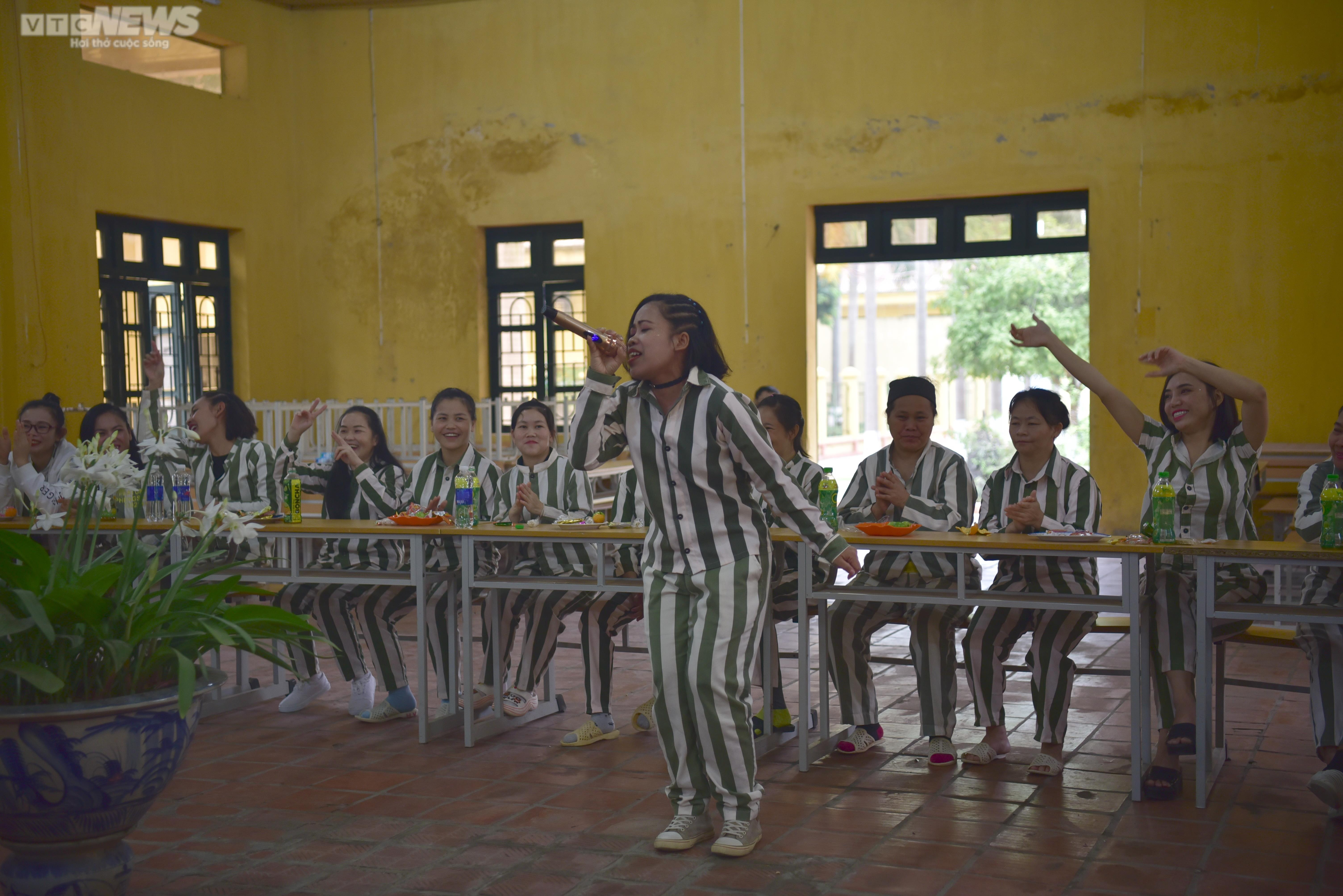 Ngày 8/3 của những nữ phạm nhân nước ngoài tại Trại giam Vĩnh Quang - 3