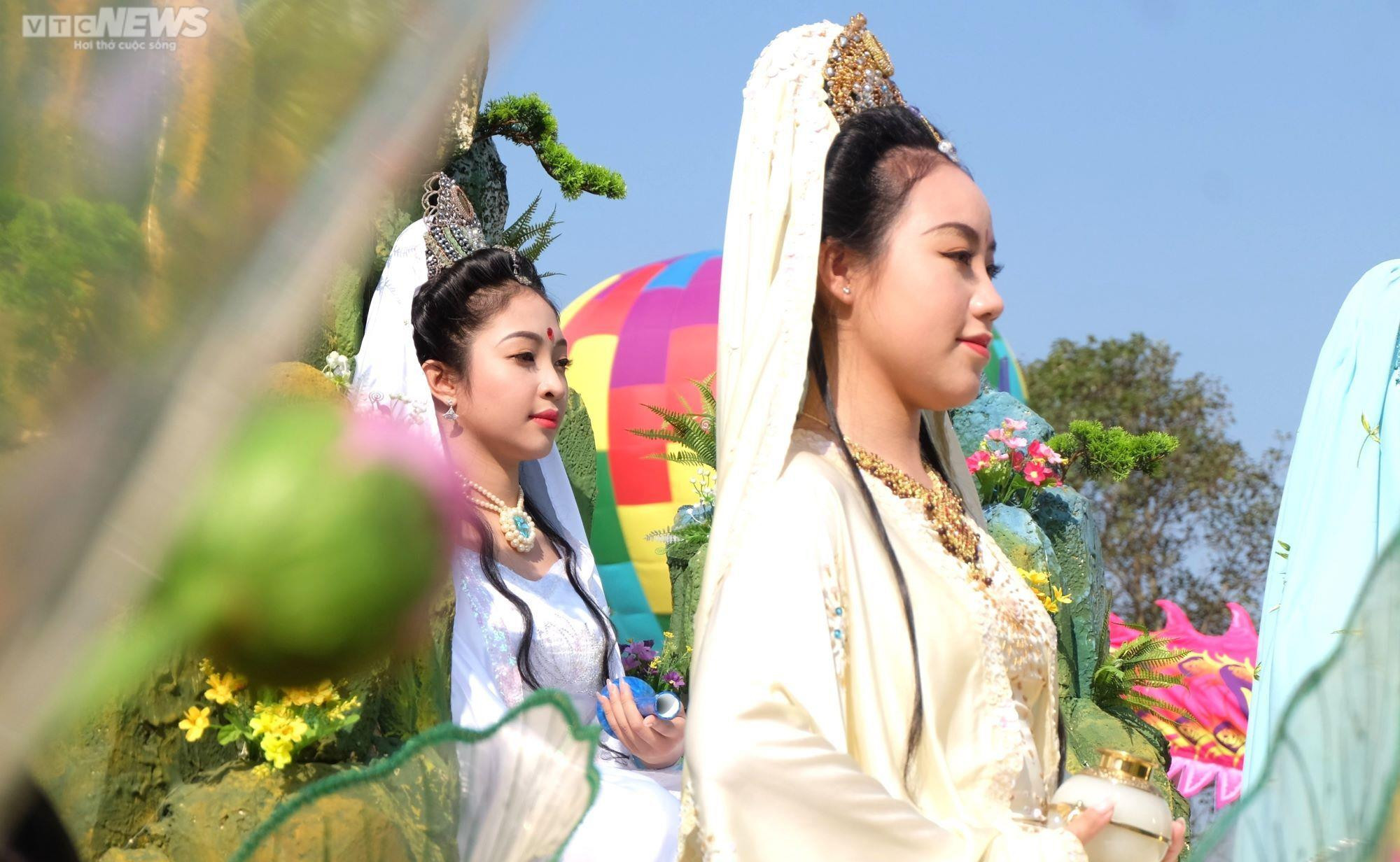 Hàng ngàn người chen chân dự lễ hội Quán Thế Âm - Ngũ Hành Sơn - 5