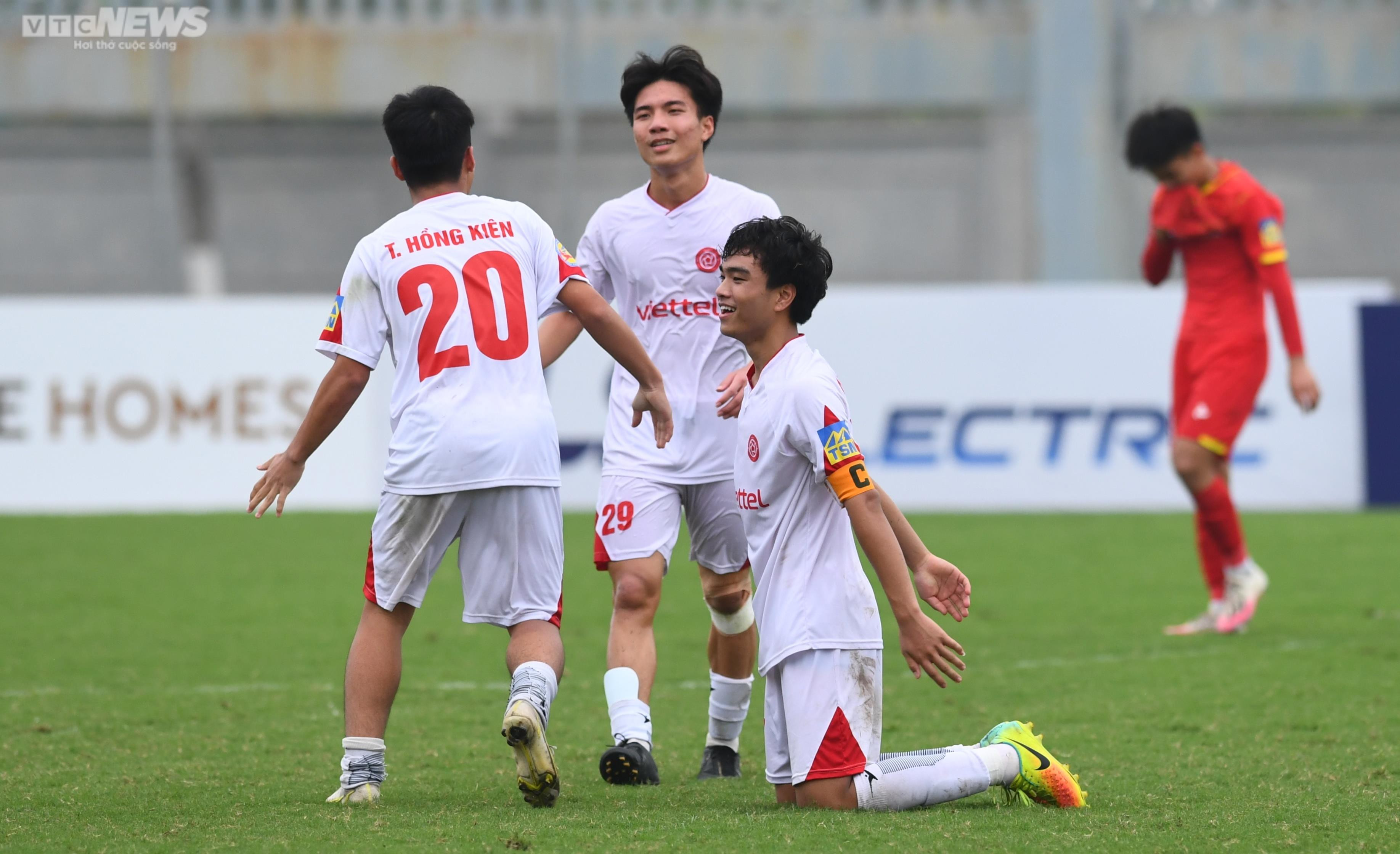 Đội trưởng U16 Việt Nam tỏa sáng giúp U17 Viettel vô địch Quốc gia - 11