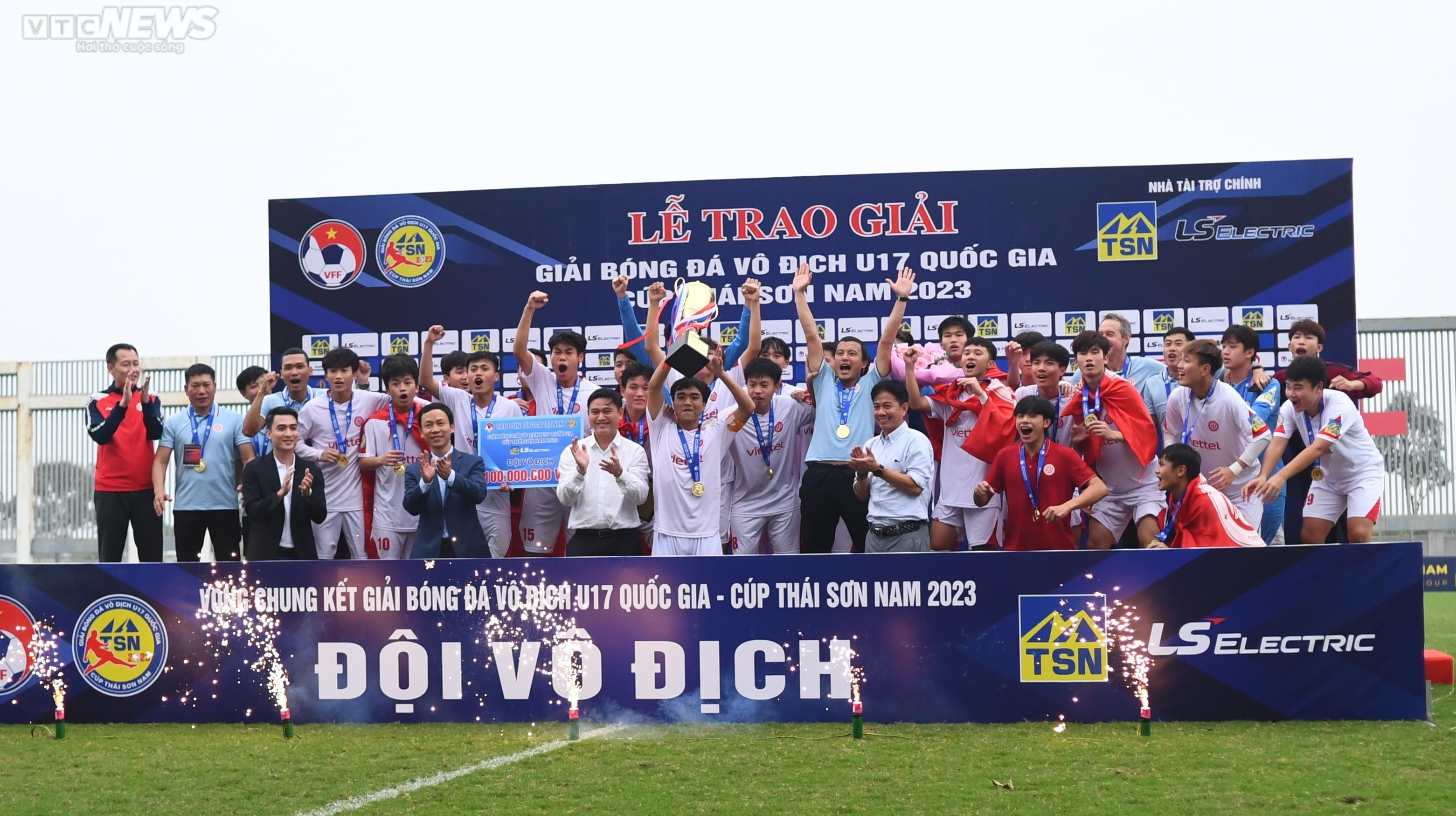 Đội trưởng U16 Việt Nam tỏa sáng giúp U17 Viettel vô địch Quốc gia - 12
