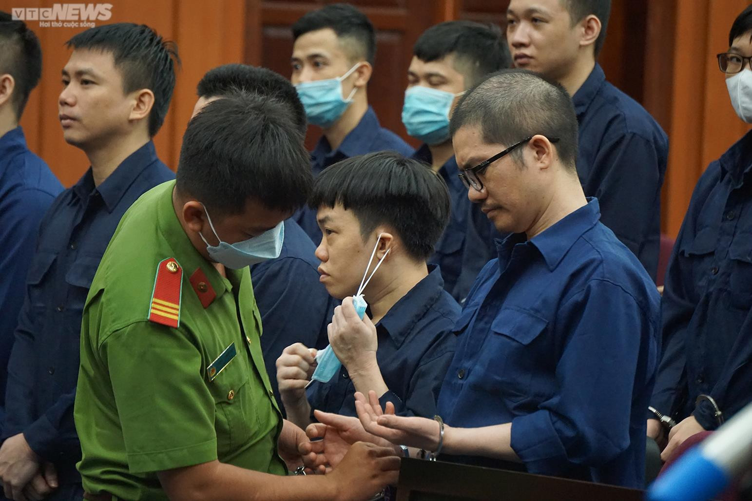 Ảnh: CEO Alibaba Nguyễn Thái Luyện cùng đồng phạm trong phiên phúc thẩm đầu tiên - 2