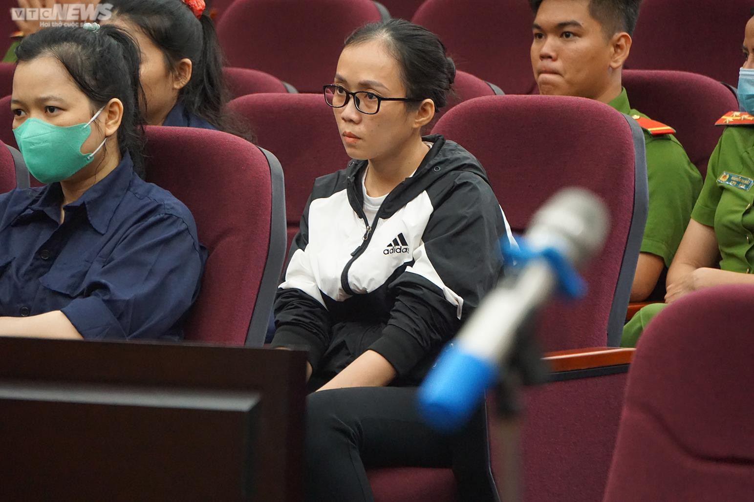 Ảnh: CEO Alibaba Nguyễn Thái Luyện cùng đồng phạm trong phiên phúc thẩm đầu tiên - 11