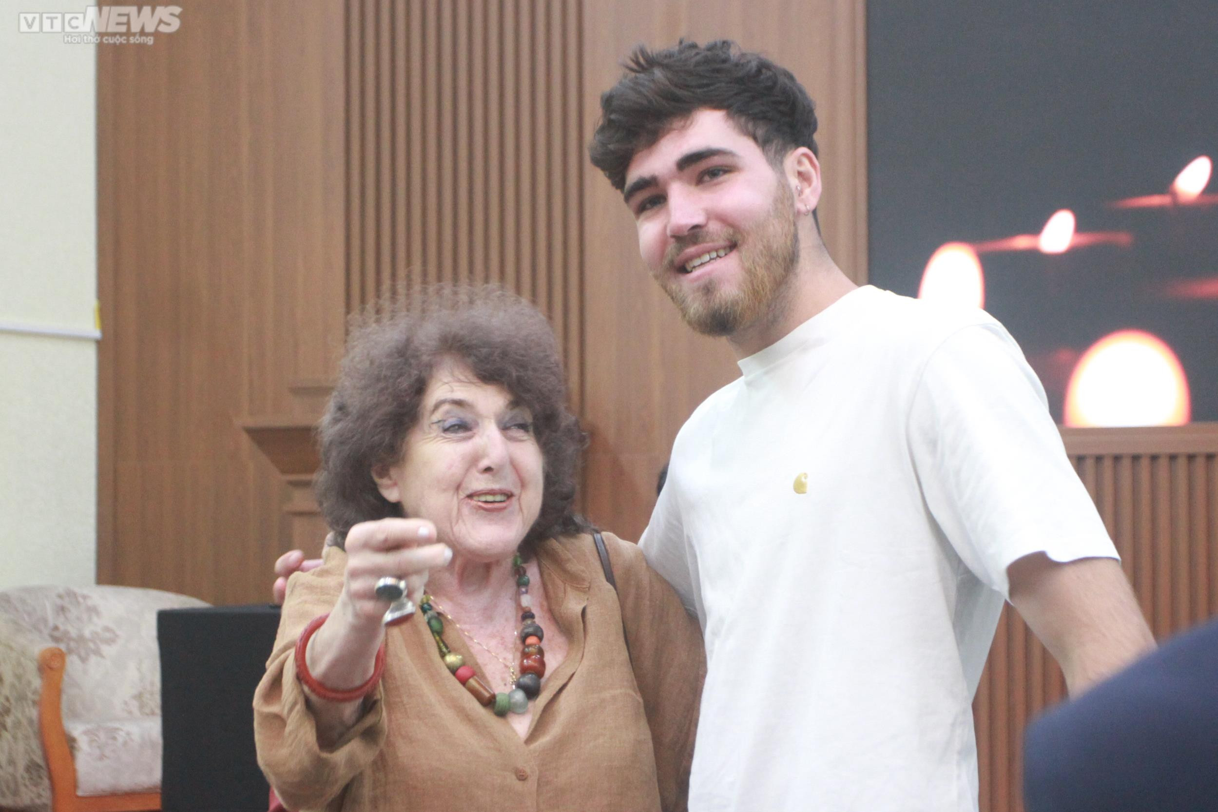 Trò chuyện với người phụ nữ Do Thái may mắn thoát khỏi tay Phát xít Đức - 5