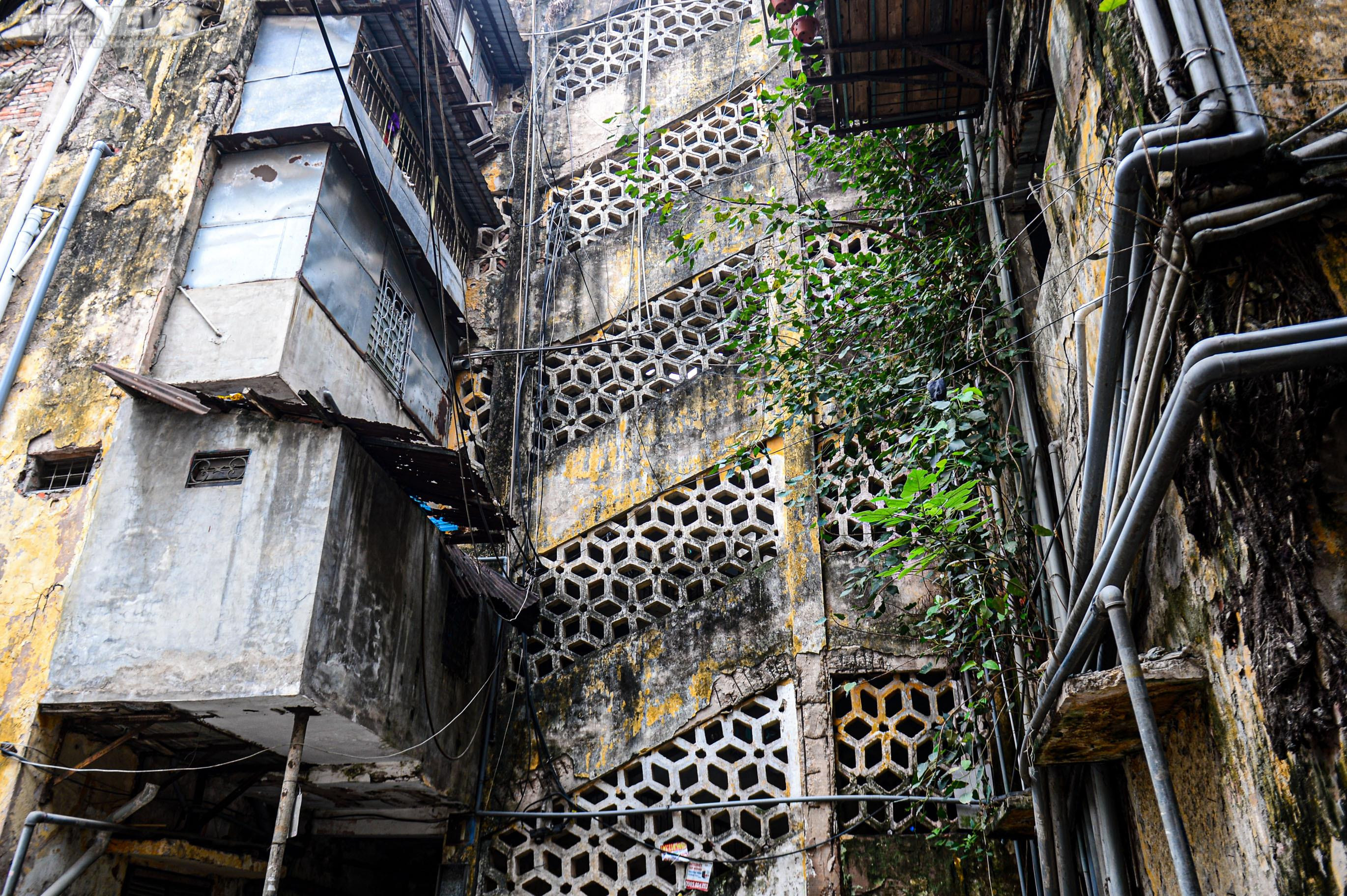 Người Hà Nội bất an sống trong khu tập thể chờ sập, không mưa cũng dột - 11