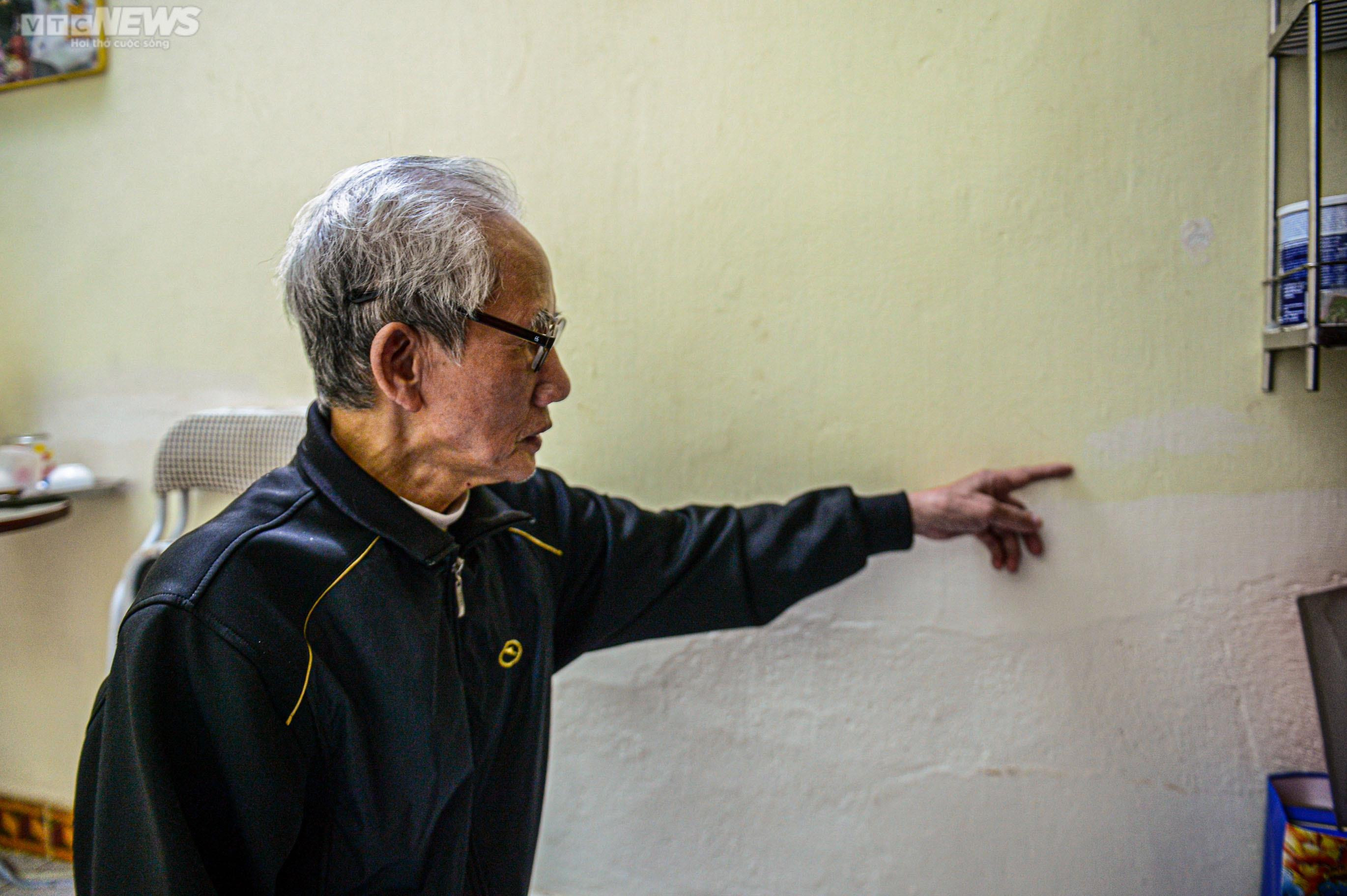 Người Hà Nội bất an sống trong khu tập thể chờ sập, không mưa cũng dột - 14