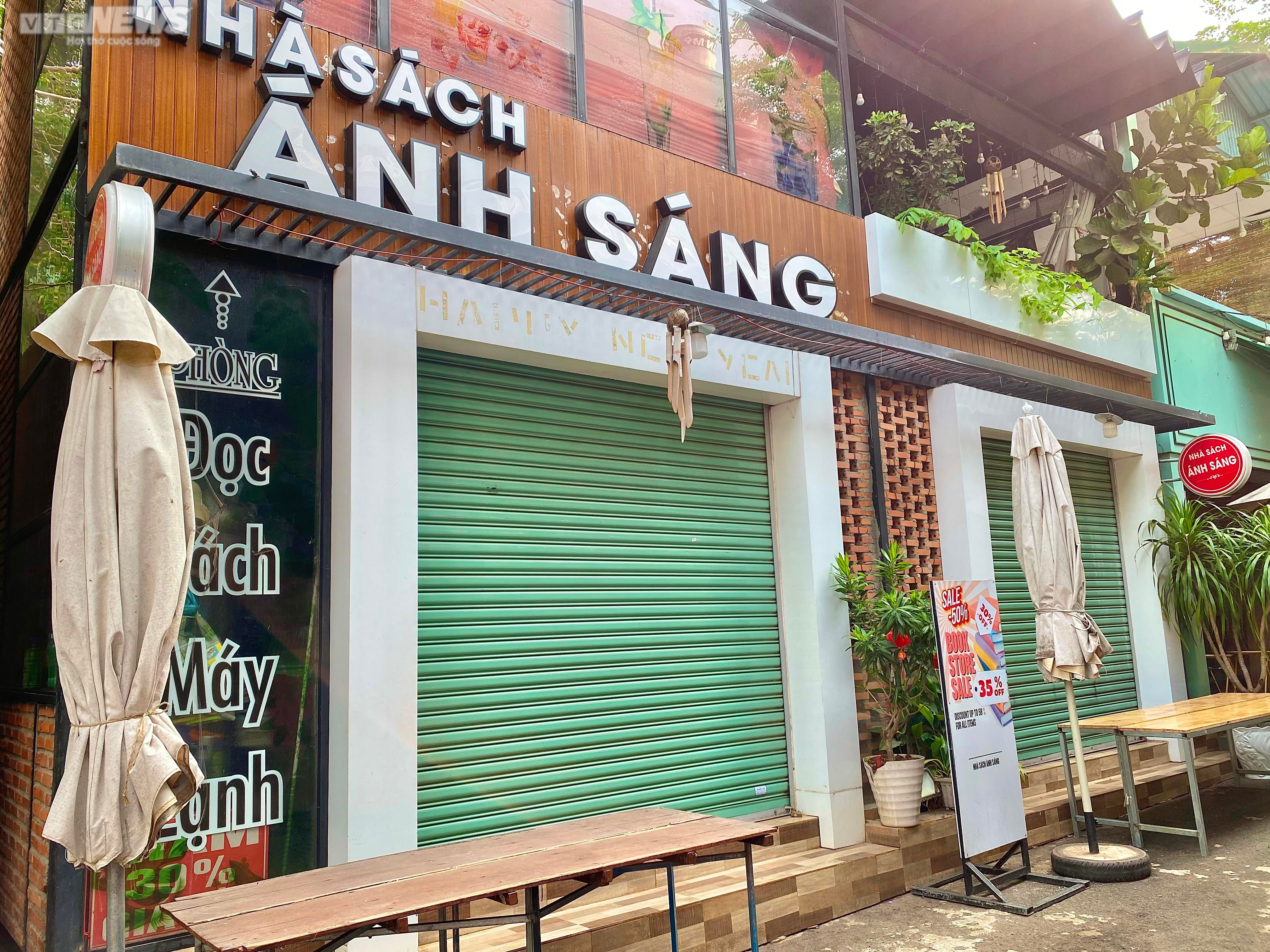 Loạt gian hàng ở Đường sách Buôn Ma Thuột cửa đóng im lìm, chủ đầu tư 'rút lui' - 6