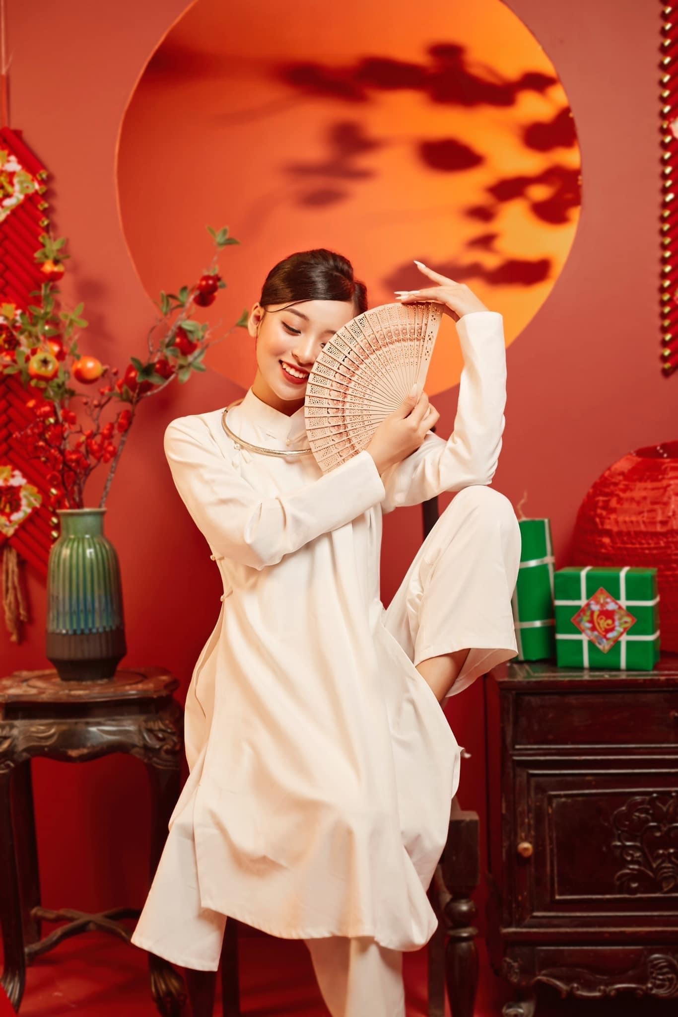 Vẻ đẹp rạng ngời của hoa khôi trường Báo - 9