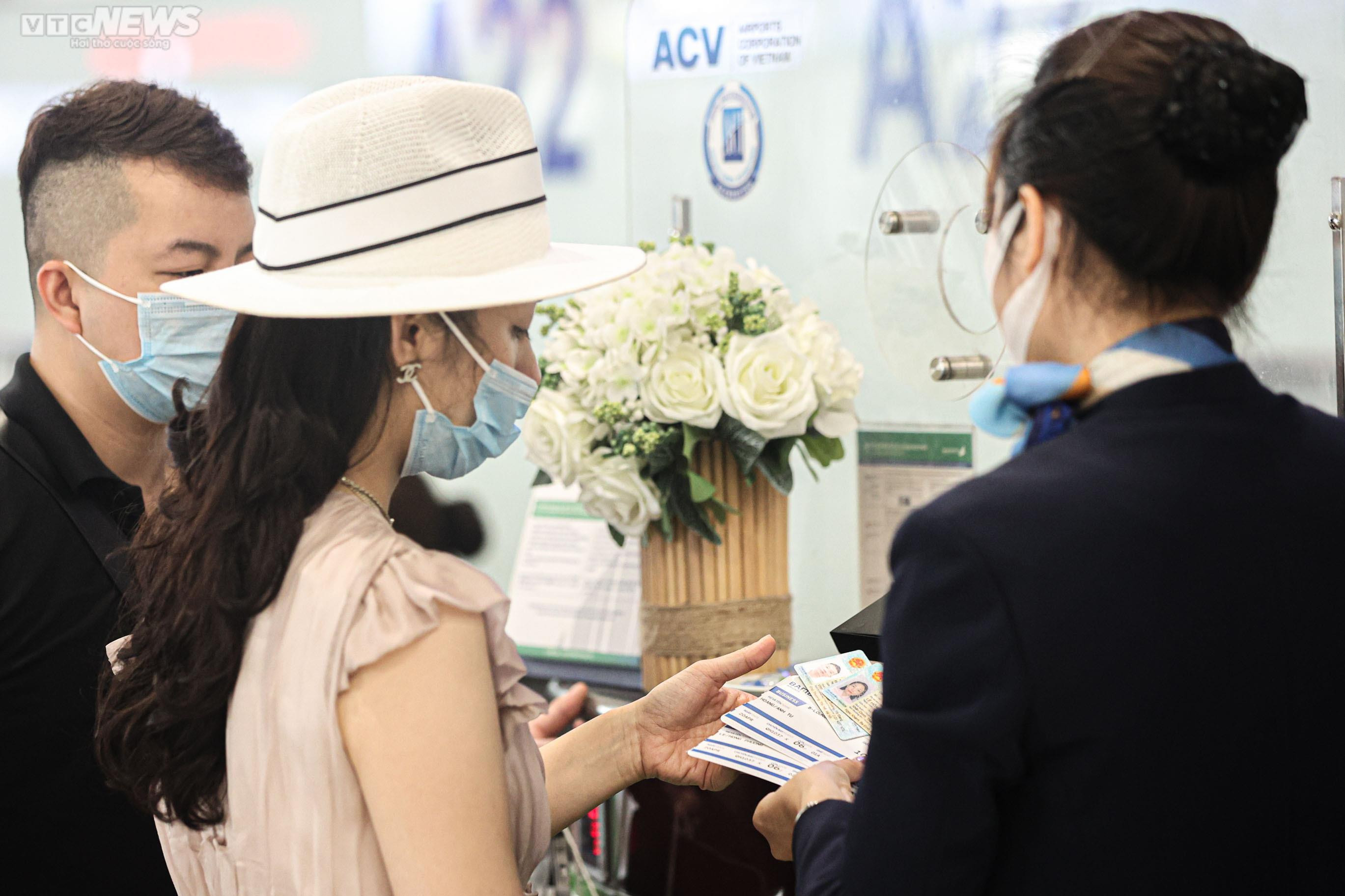 Sân bay Nội Bài thí điểm xác thực khuôn mặt cho khách đi máy bay - 9