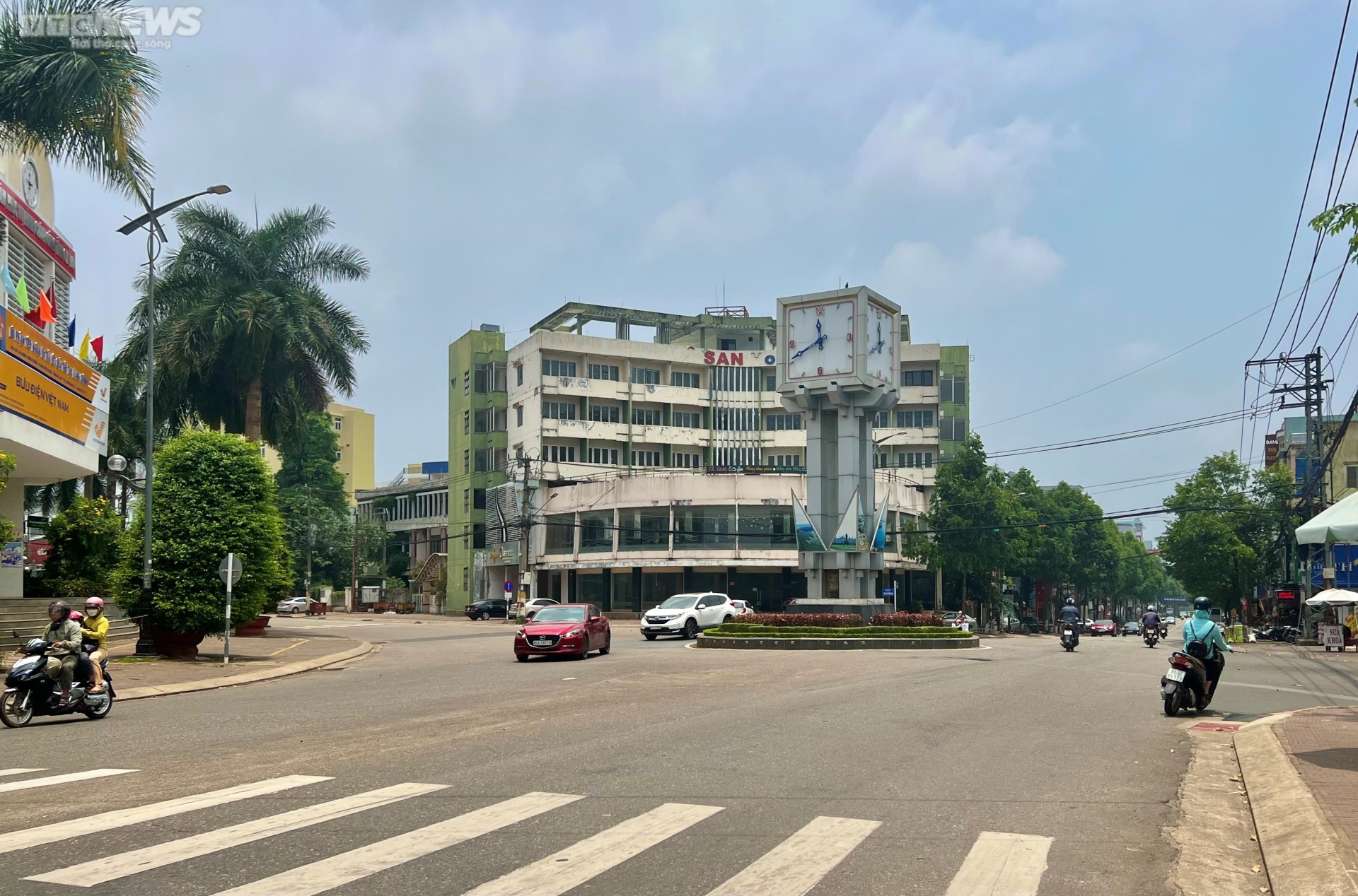 Hàng loạt khu 'đất vàng' thành bãi đậu xe, nơi chăn bò ở Gia Lai - 1