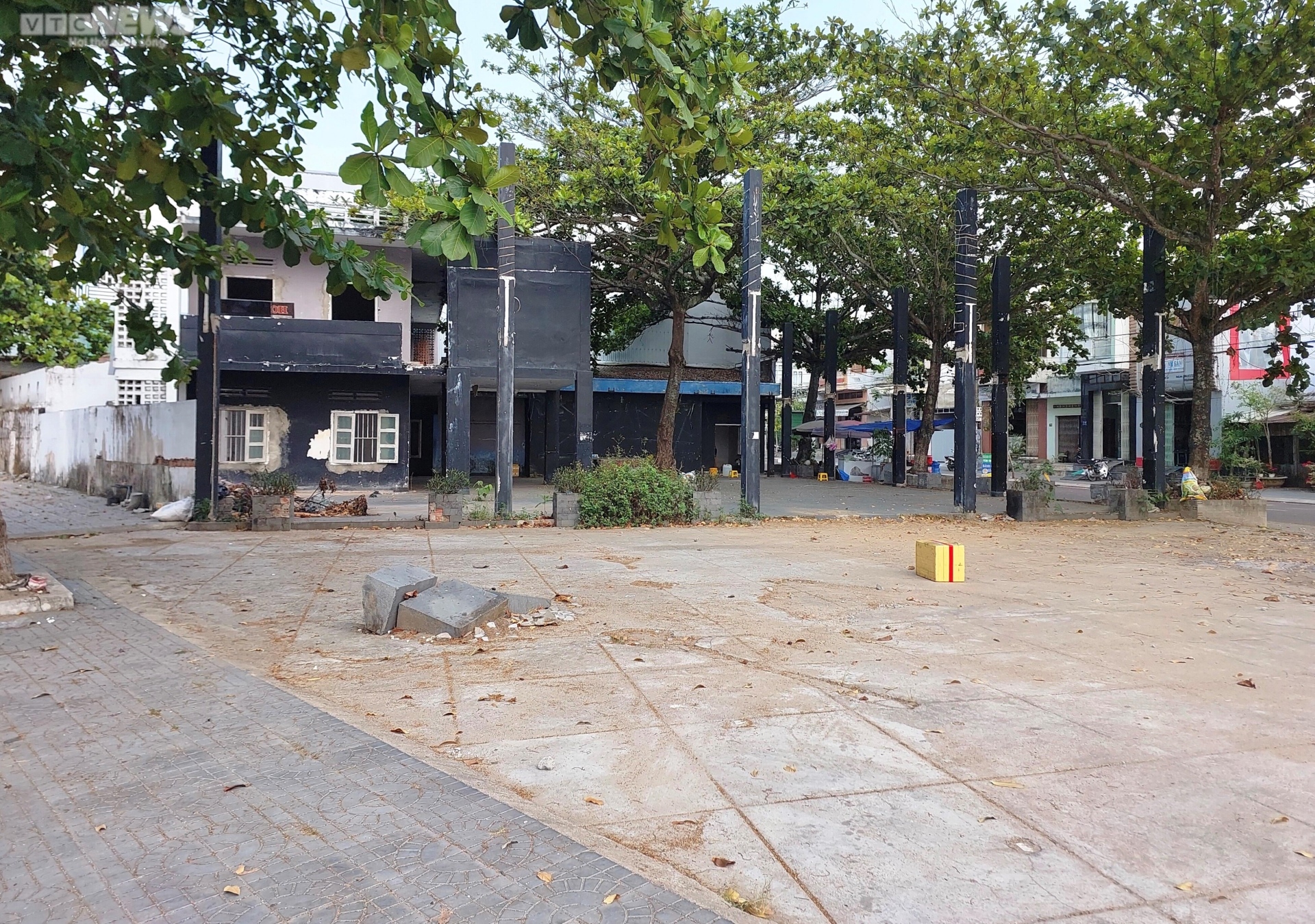 Hàng loạt khu 'đất vàng' thành bãi đậu xe, nơi chăn bò ở Gia Lai - 12