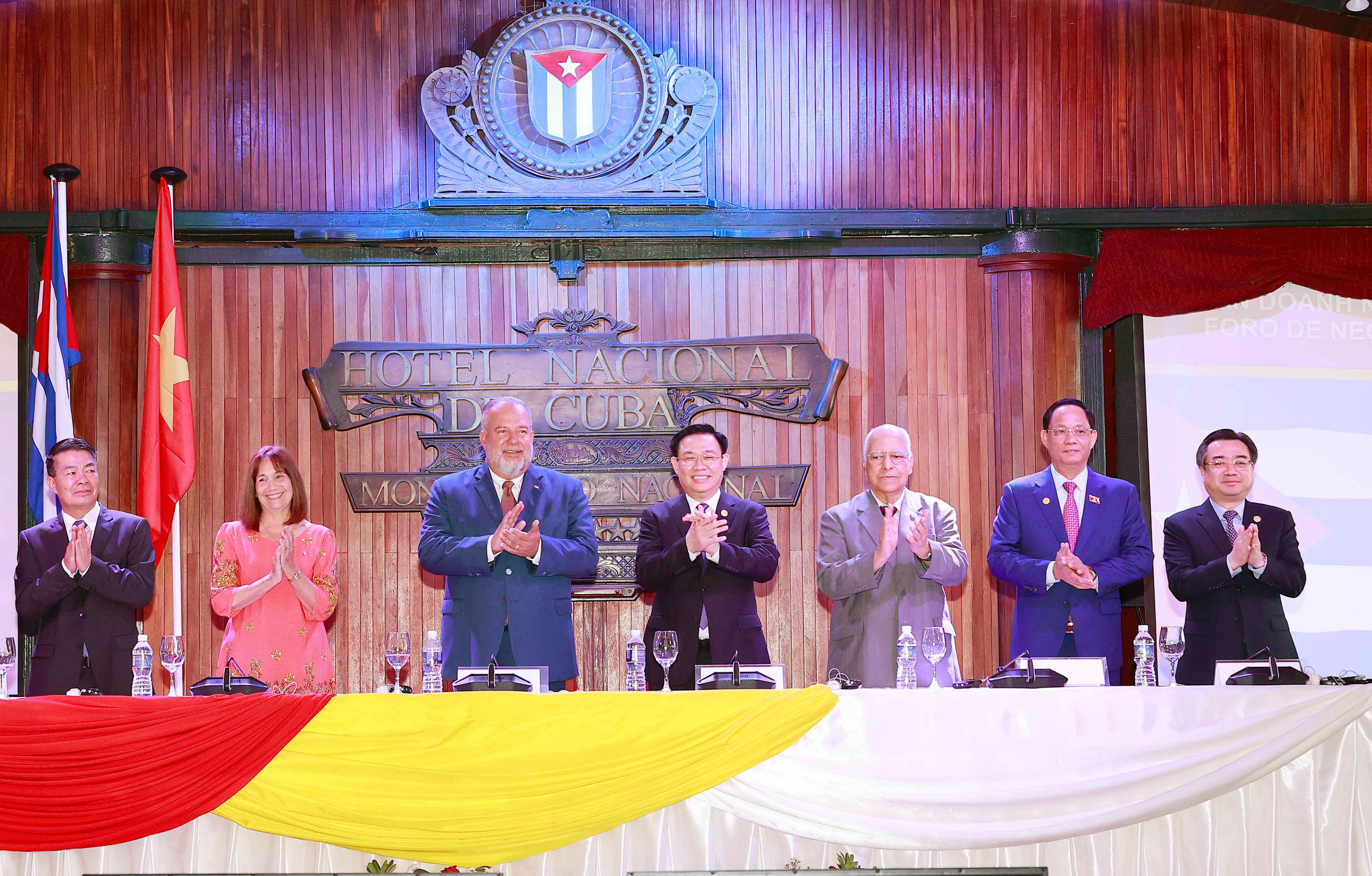 Chủ tịch Quốc hội dự Diễn đàn thương mại và đầu tư Việt Nam-Cuba - 8