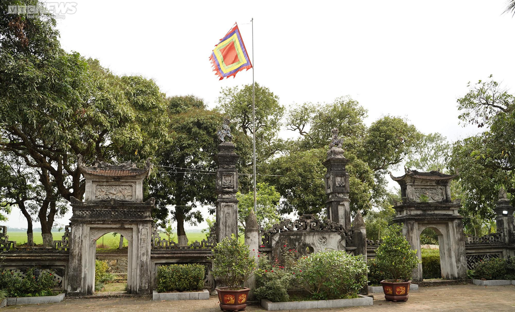 Chiêm ngưỡng ngai thờ độc nhất vô nhị hơn 300 năm tuổi ở Thái Bình - 22