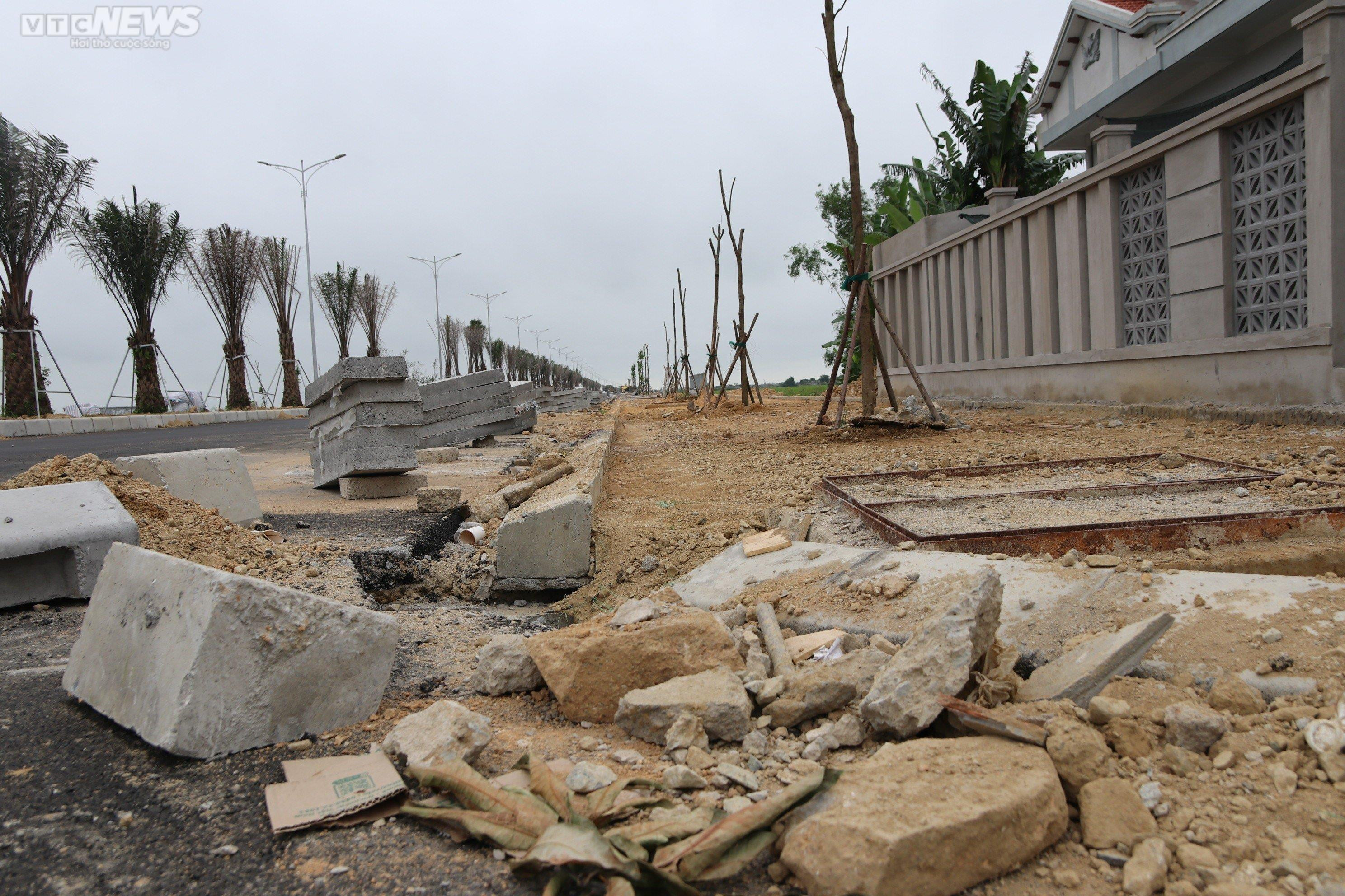 Cảnh ngổn ngang ở dự án đường gần 345 tỷ vừa đội vốn lại chậm tiến độ ở Huế - 4