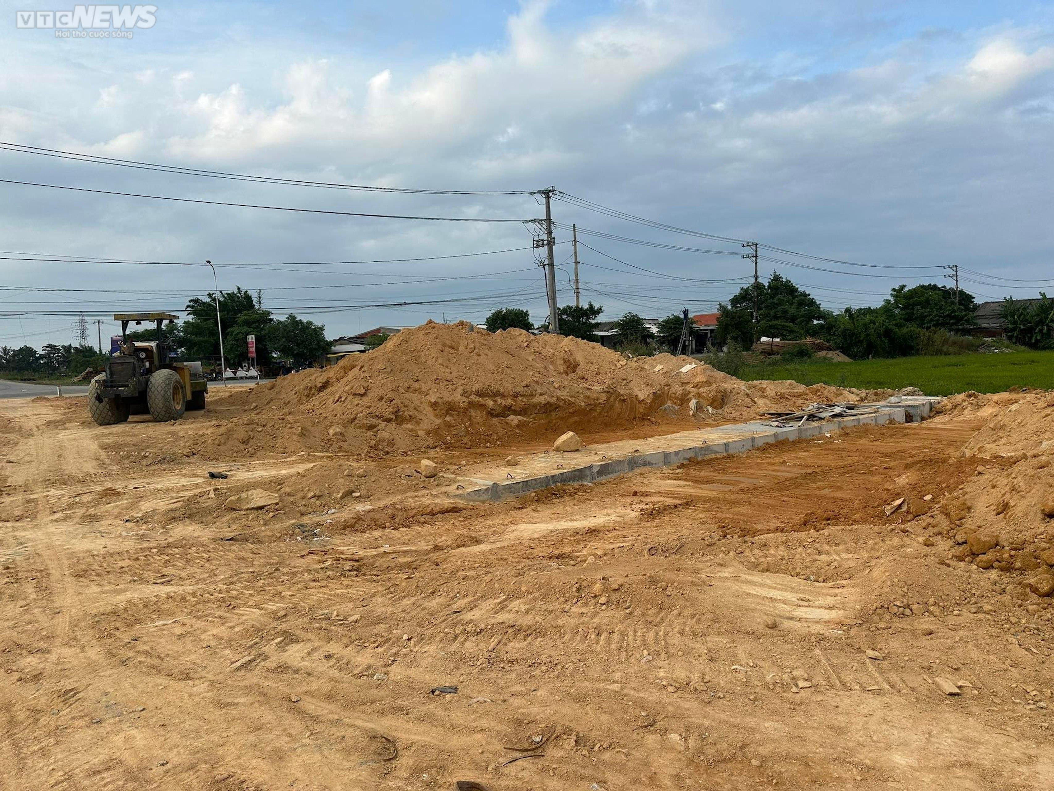 Cảnh ngổn ngang ở dự án đường gần 345 tỷ vừa đội vốn lại chậm tiến độ ở Huế - 6