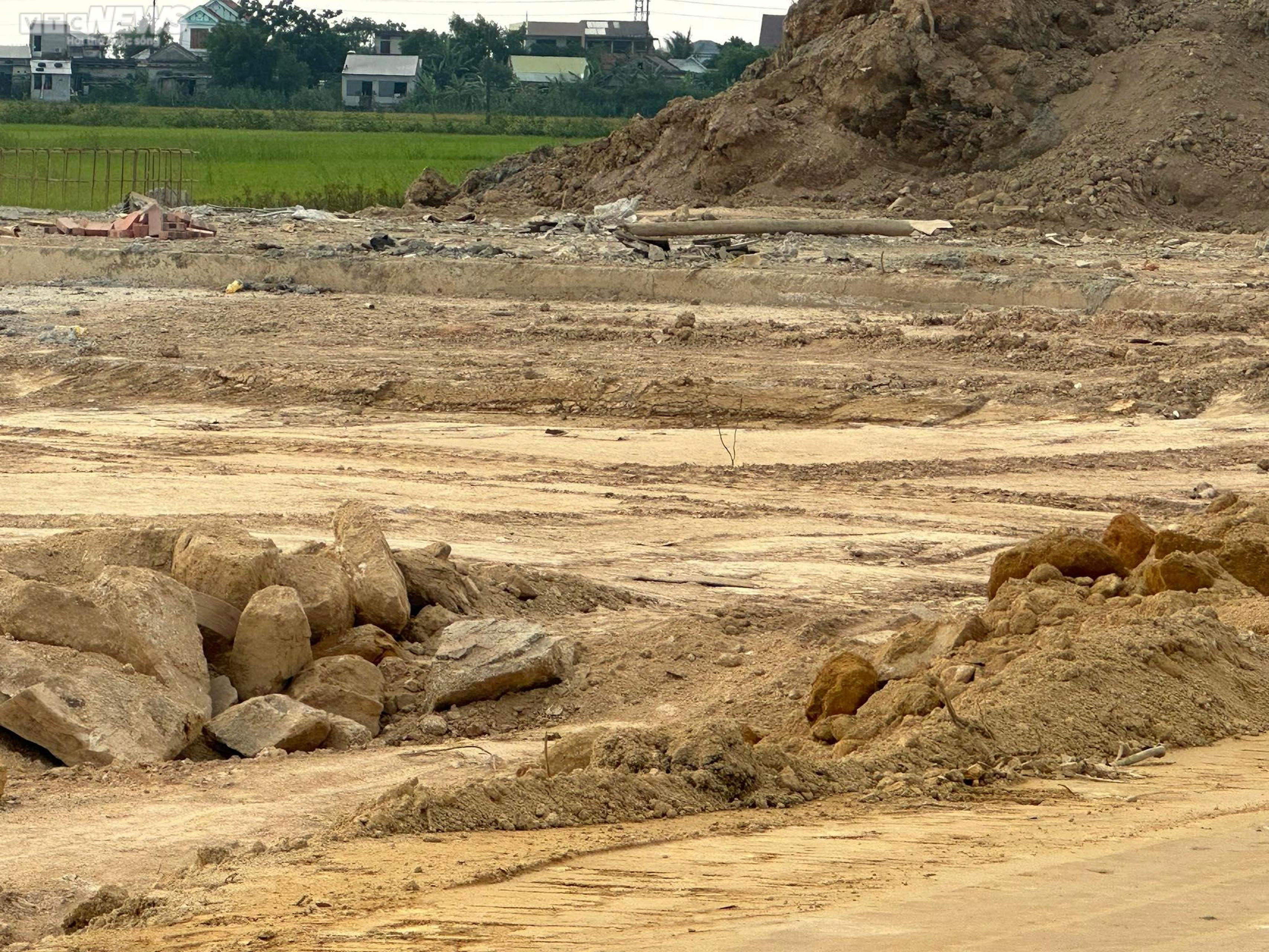 Cảnh ngổn ngang ở dự án đường gần 345 tỷ vừa đội vốn lại chậm tiến độ ở Huế - 11