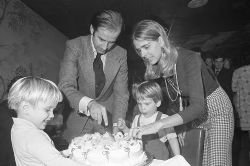 Nhìn lại nửa thế kỷ theo đuổi ghế tổng thống Mỹ của ông Joe Biden - 1