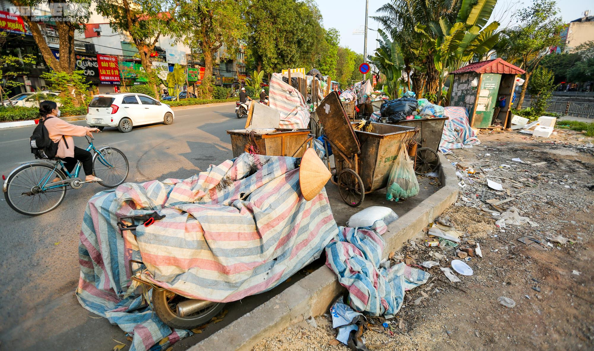 Tuyến đường đi bộ ven sông Tô Lịch ra sao sau gần 1 năm dừng hoạt động? - 2