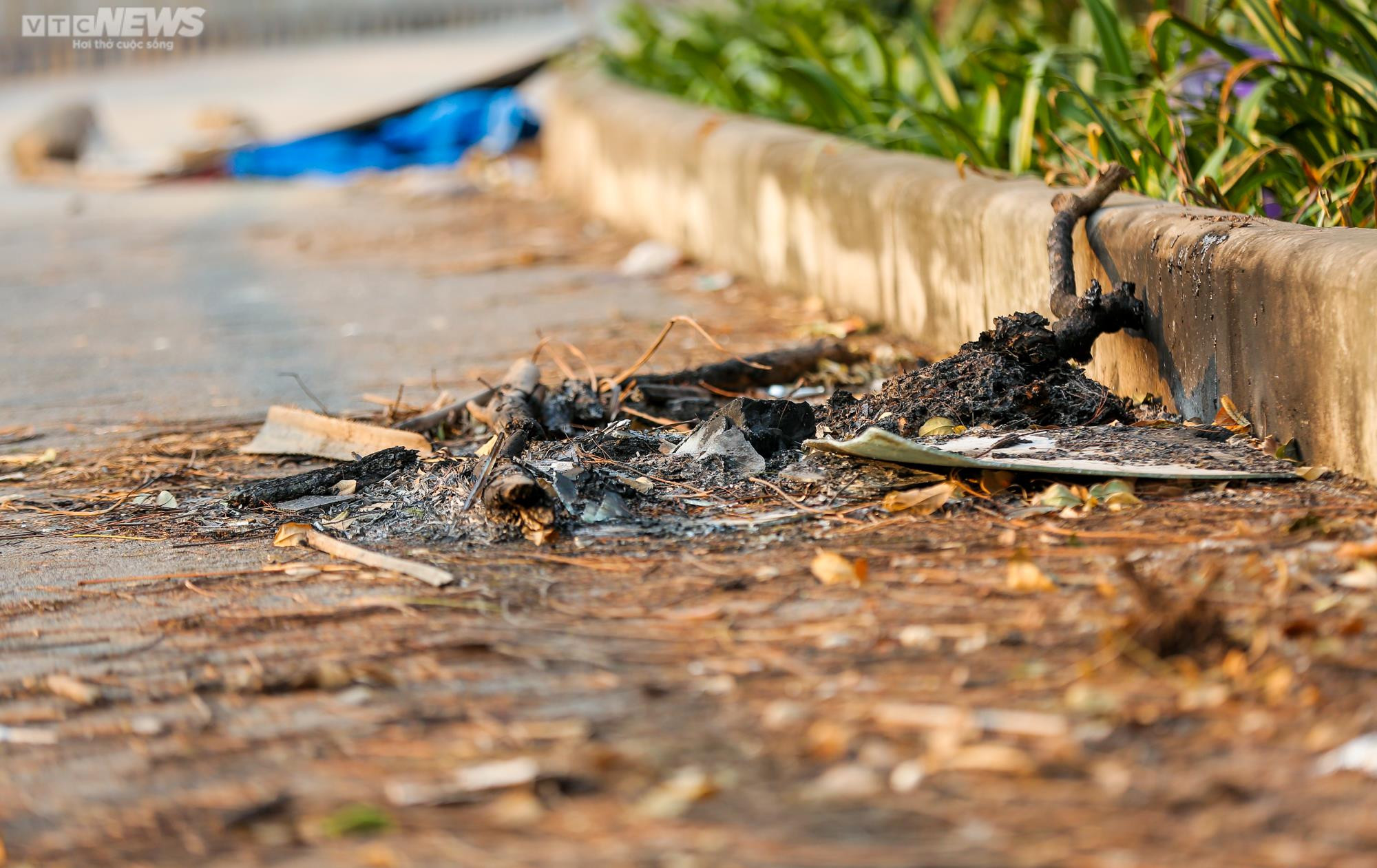 Tuyến đường đi bộ ven sông Tô Lịch ra sao sau gần 1 năm dừng hoạt động? - 13