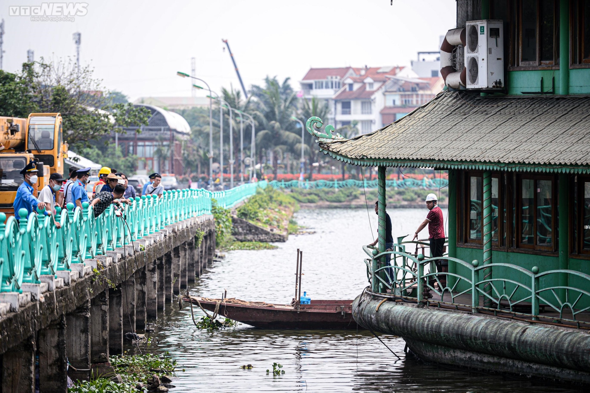 Hà Nội cưỡng chế bến cập du thuyền trên Hồ Tây - 13