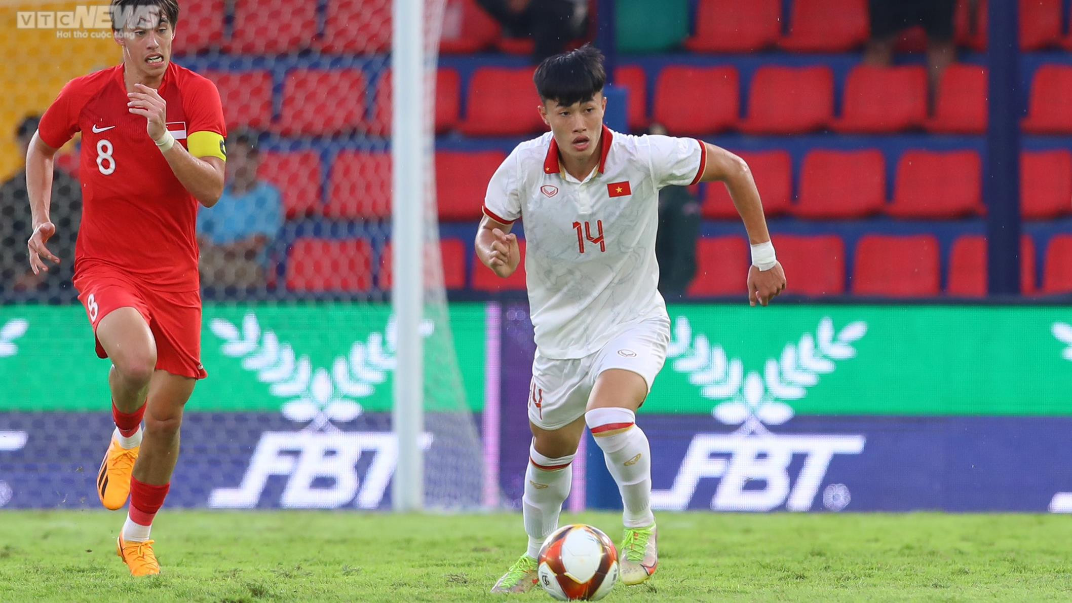 U22 Việt Nam hân hoan chiến thắng, trút bỏ gánh nặng tâm lý - 11