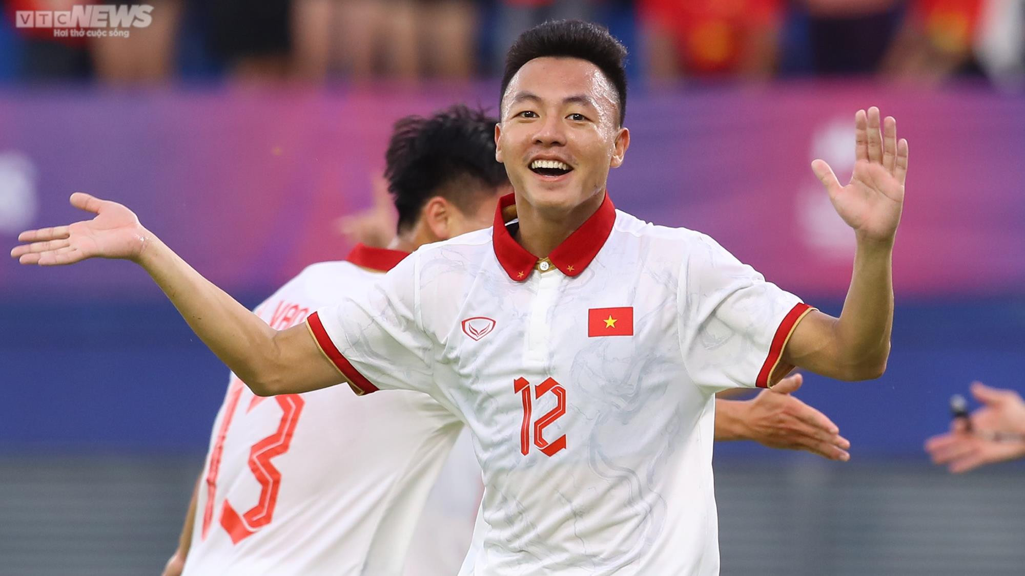 U22 Việt Nam hân hoan chiến thắng, trút bỏ gánh nặng tâm lý - 9