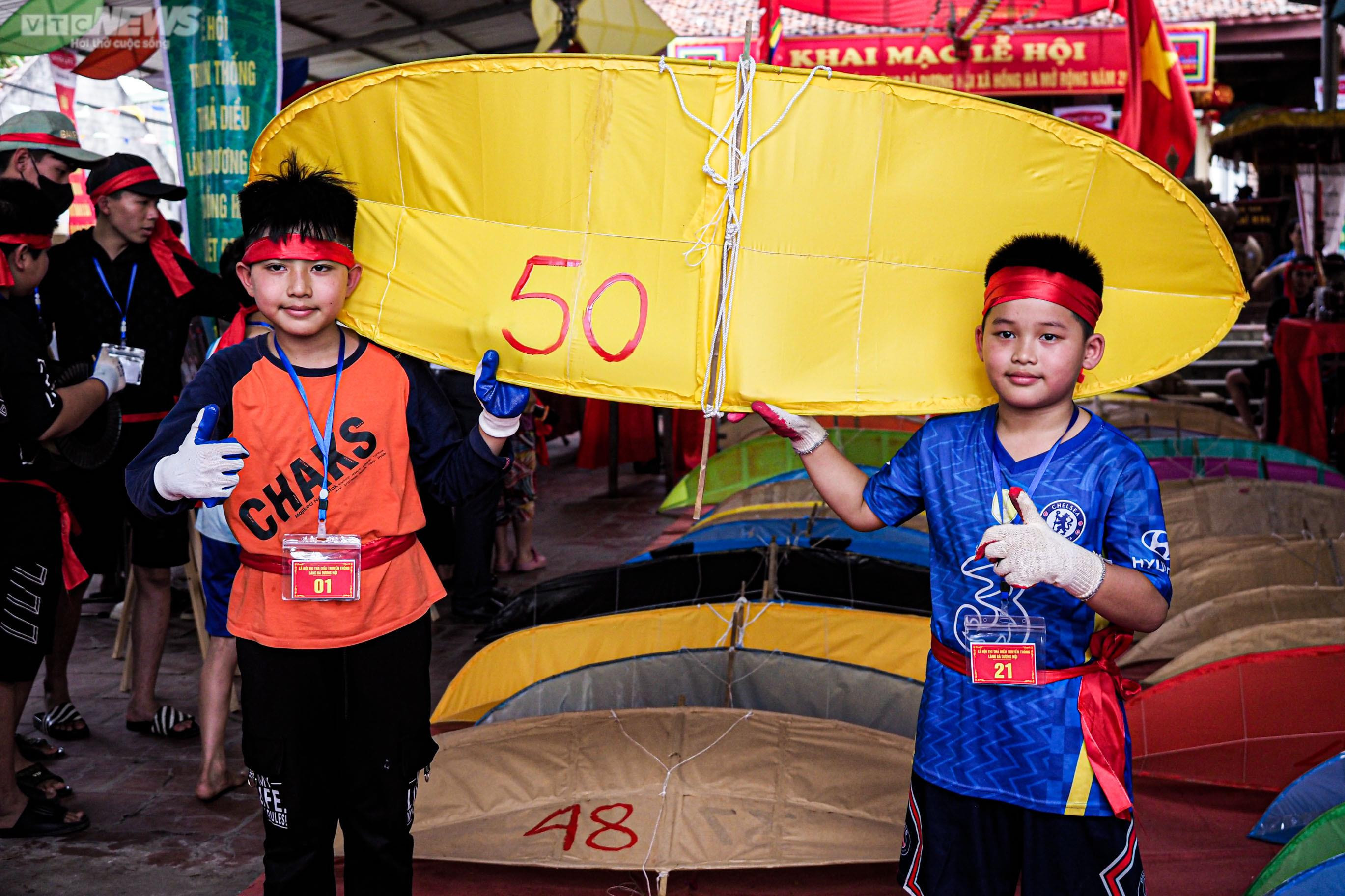 Về ngôi làng ở ngoại thành Hà Nội xem các thí sinh nhí tranh tài thả diều - 4