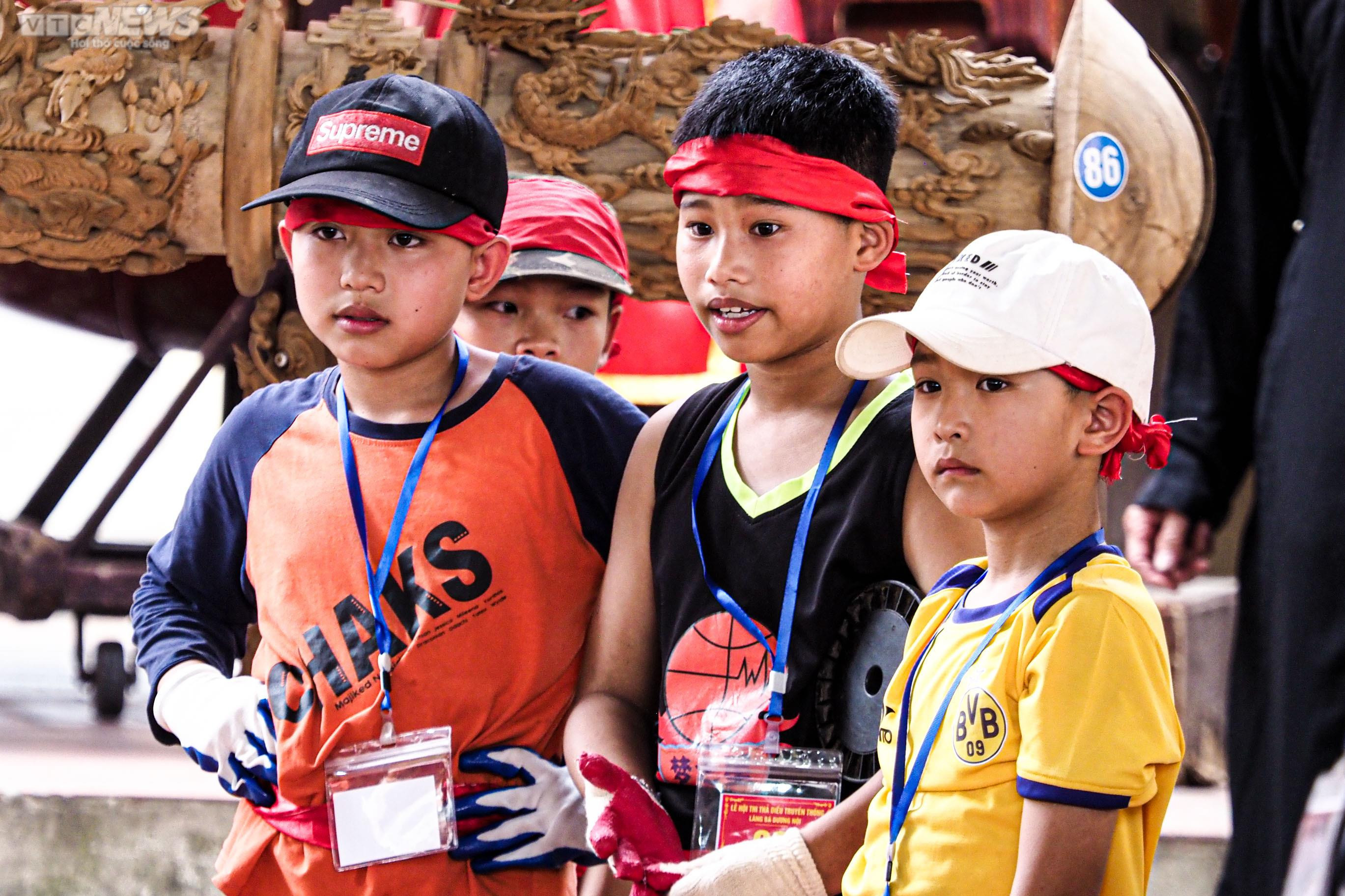 Về ngôi làng ở ngoại thành Hà Nội xem các thí sinh nhí tranh tài thả diều - 6