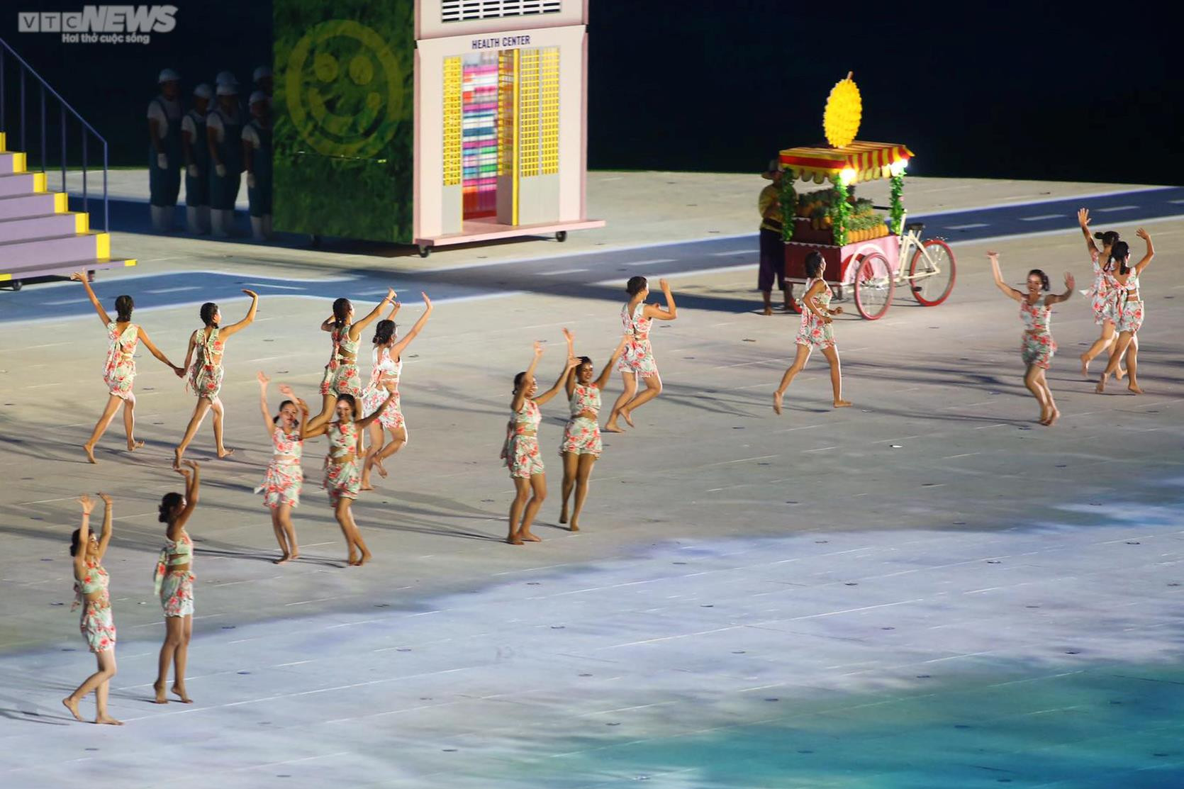 Khai mạc SEA Games 32 rực rỡ sắc màu, đẳng cấp Olympic - 12