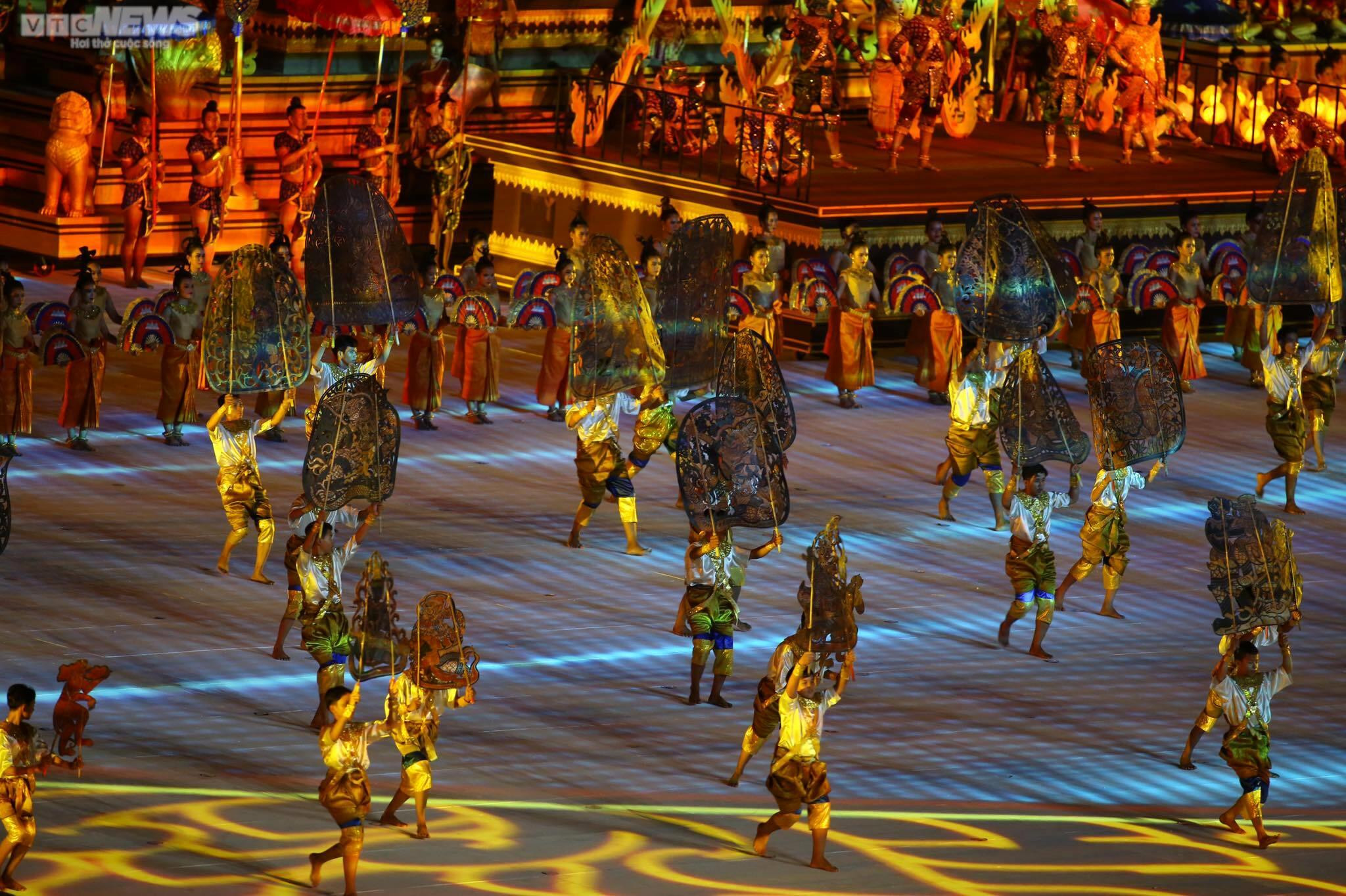 Khai mạc SEA Games 32 rực rỡ sắc màu, đẳng cấp Olympic - 1