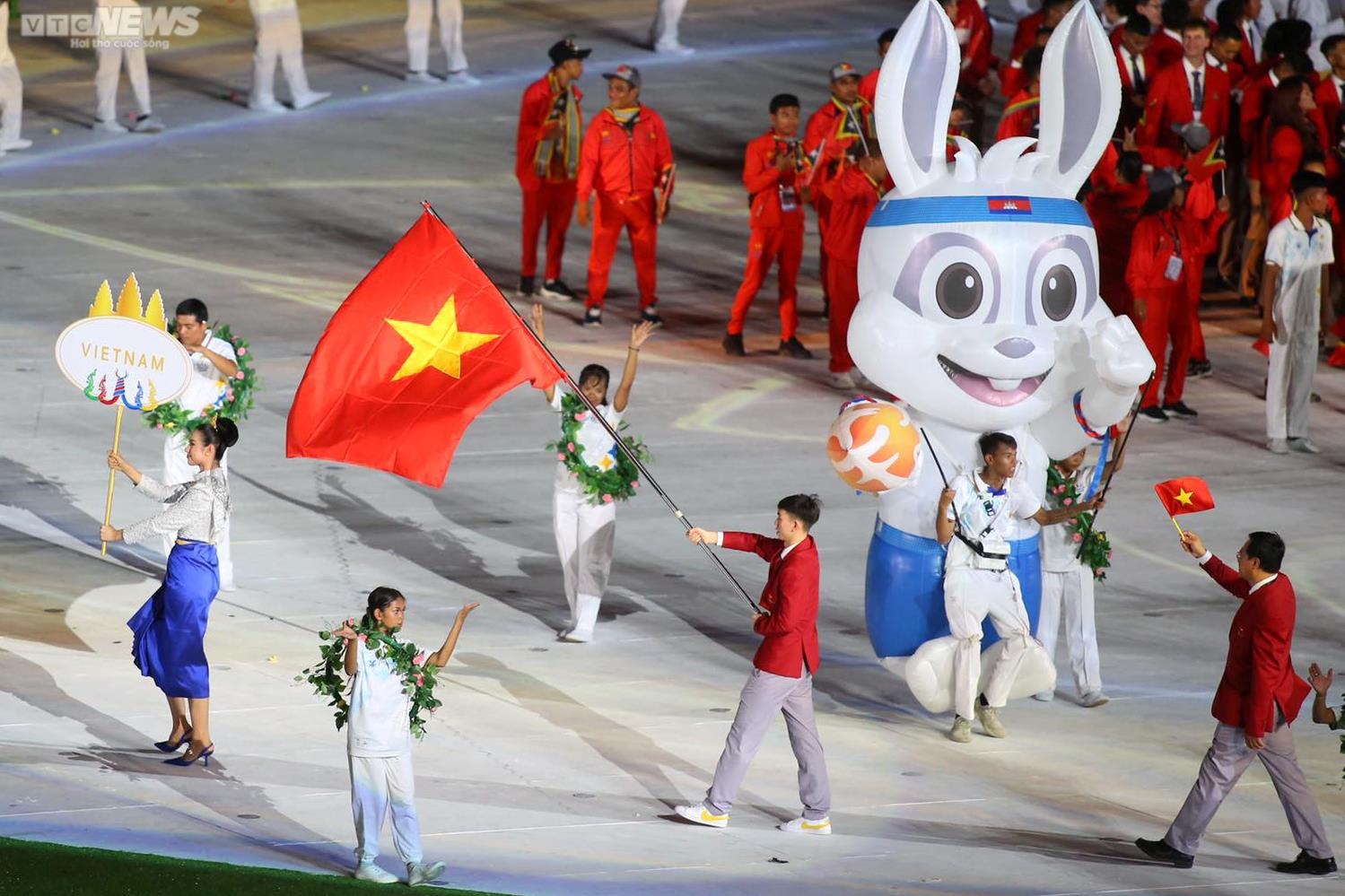 Khai mạc SEA Games 32 rực rỡ sắc màu, đẳng cấp Olympic - Ảnh 19.