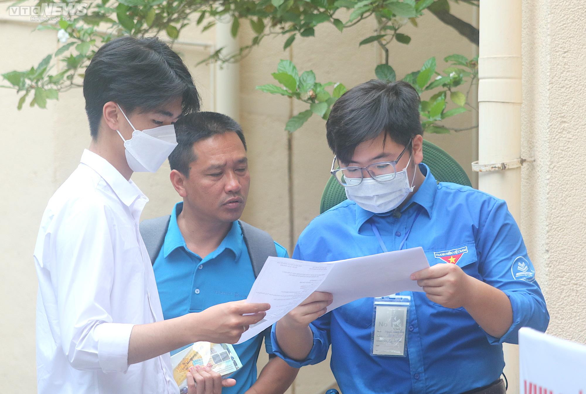 Thí sinh vượt hơn 300 km, đến dự thi đánh giá năng lực Sư phạm - 6