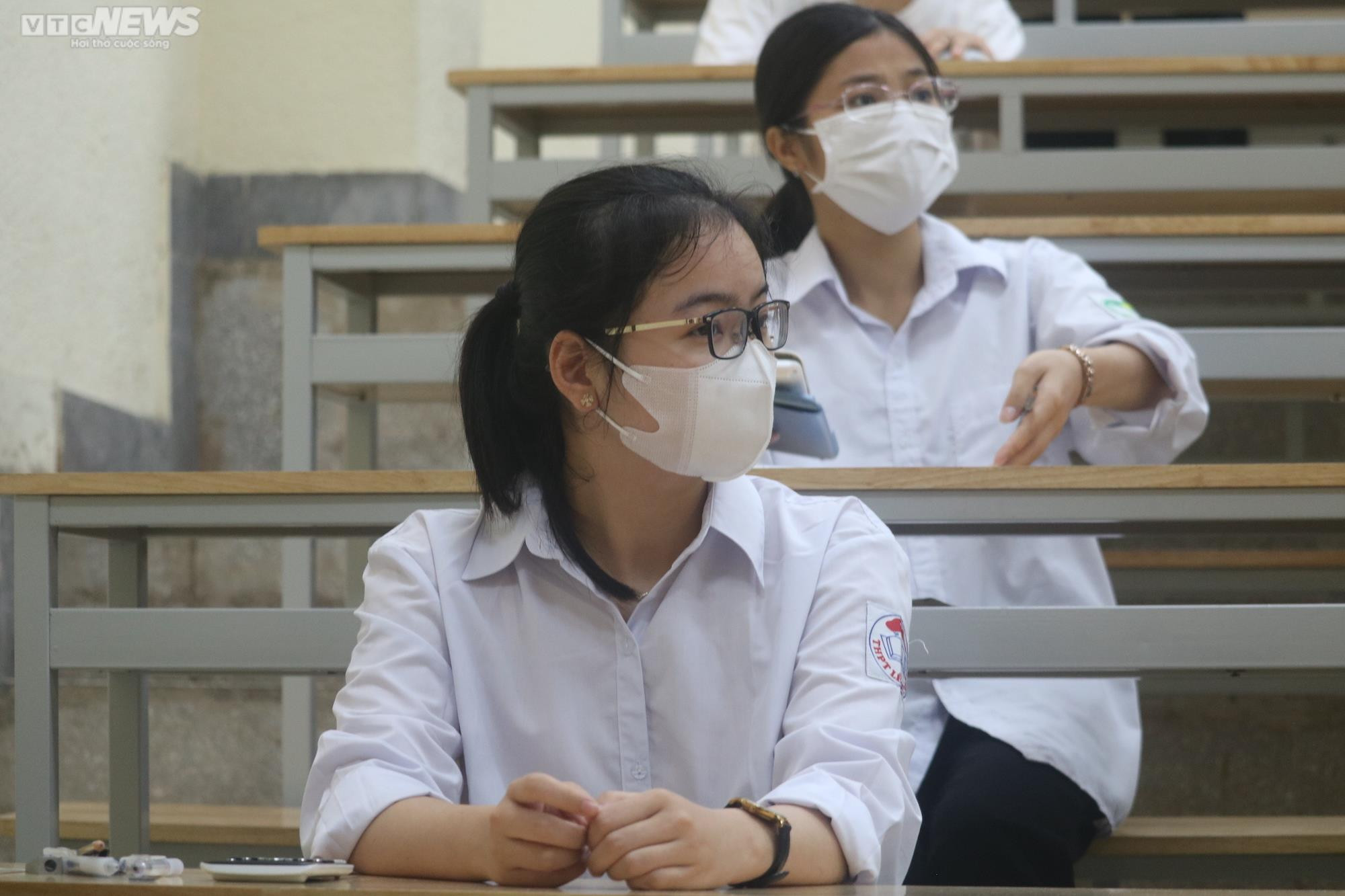 Thí sinh vượt hơn 300 km, đến dự thi đánh giá năng lực Sư phạm - 11