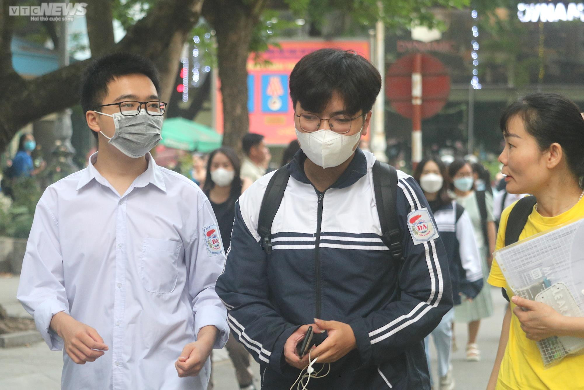 Thí sinh vượt hơn 300 km, đến dự thi đánh giá năng lực Sư phạm - 4