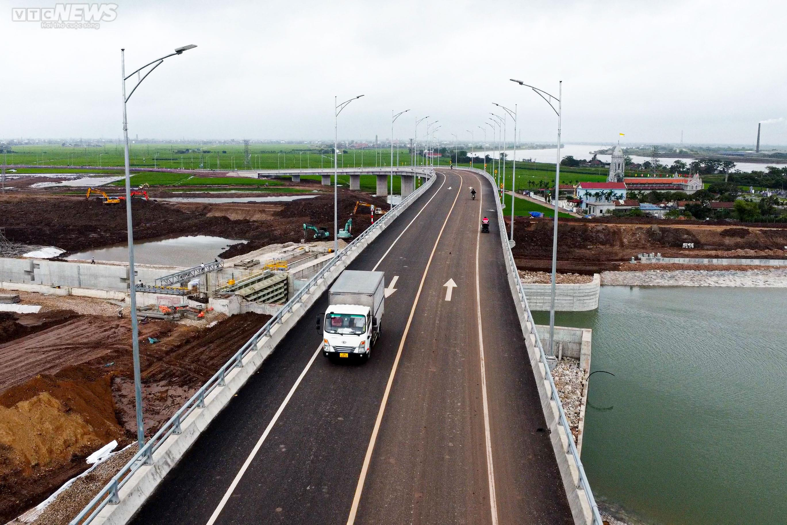 Kênh đào hơn 100 triệu USD ở Nam Định sắp đi vào hoạt động - 4