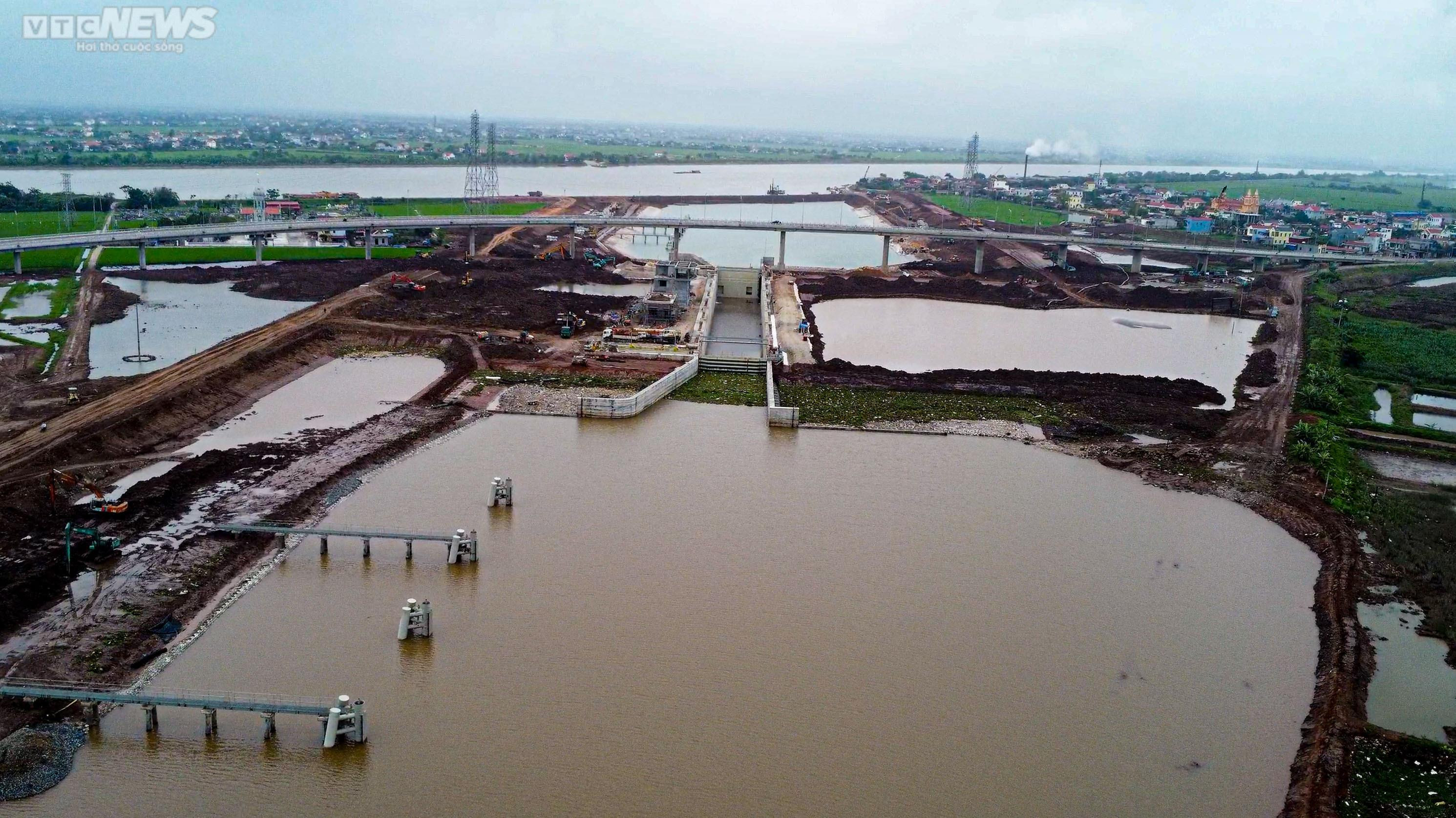 Kênh đào hơn 100 triệu USD ở Nam Định sắp đi vào hoạt động - 1