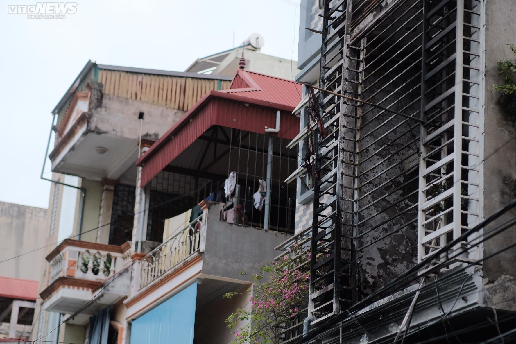 Hiểm hoạ cháy nổ từ những 'chuồng cọp' quây kín khu dân cư - 1