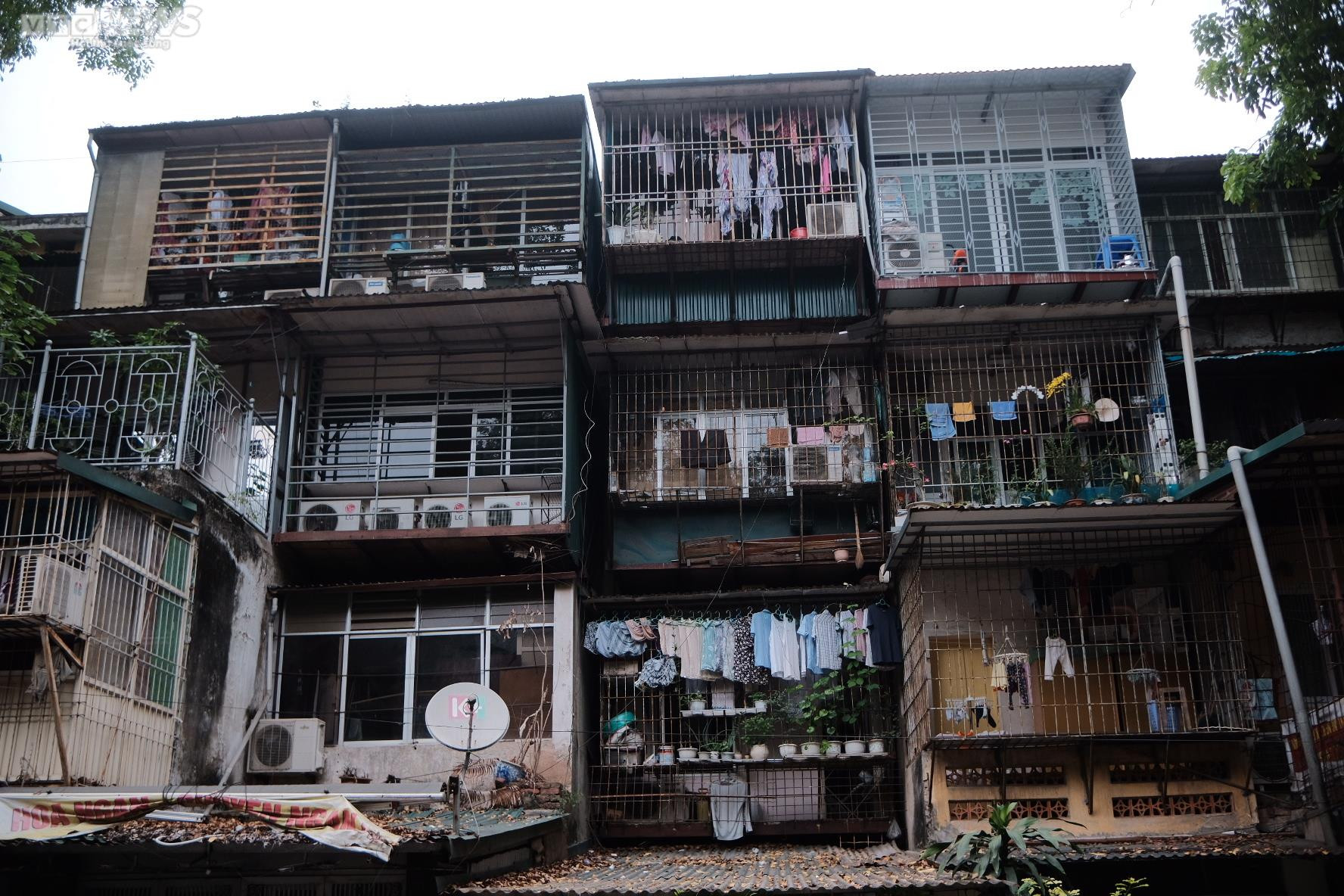 Hiểm hoạ cháy nổ từ những 'chuồng cọp' quây kín khu dân cư - 11