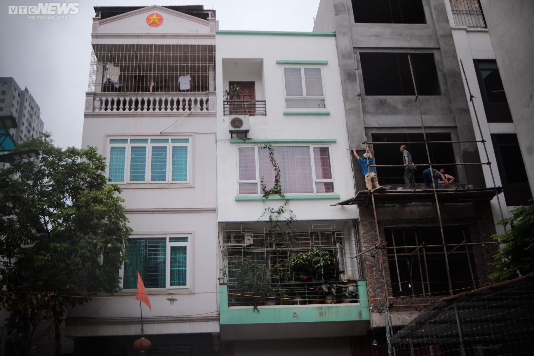 Hiểm hoạ cháy nổ từ những 'chuồng cọp' quây kín khu dân cư - 4