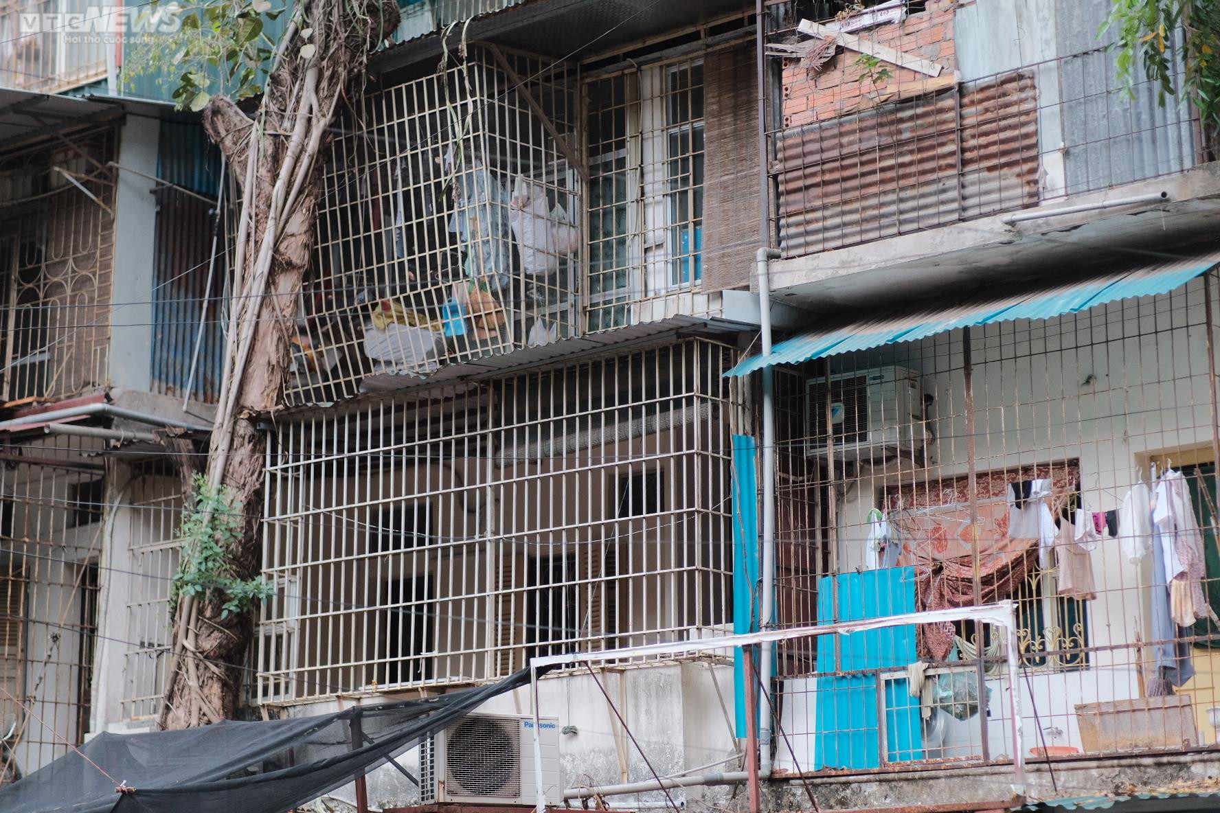 Hiểm hoạ cháy nổ từ những 'chuồng cọp' quây kín khu dân cư - 7