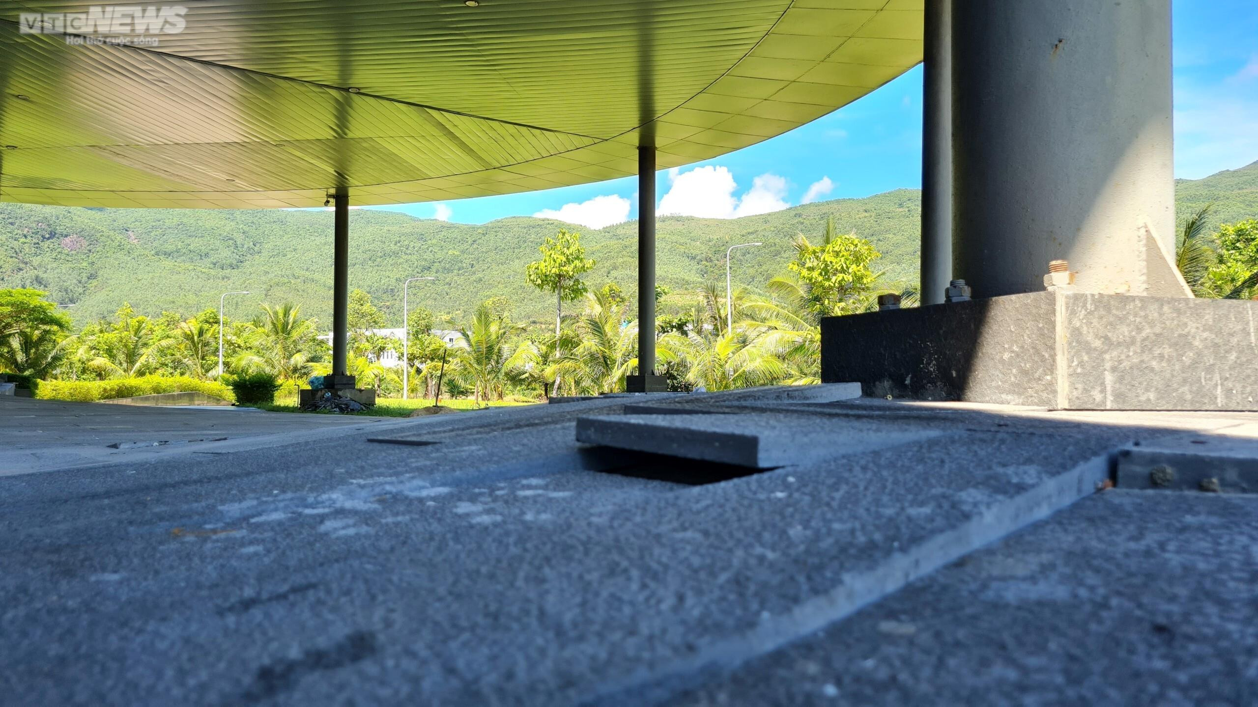 Công trình trăm tỷ ở Bình Định mới sử dụng một năm hết thấm dột lại sụt lún - 8